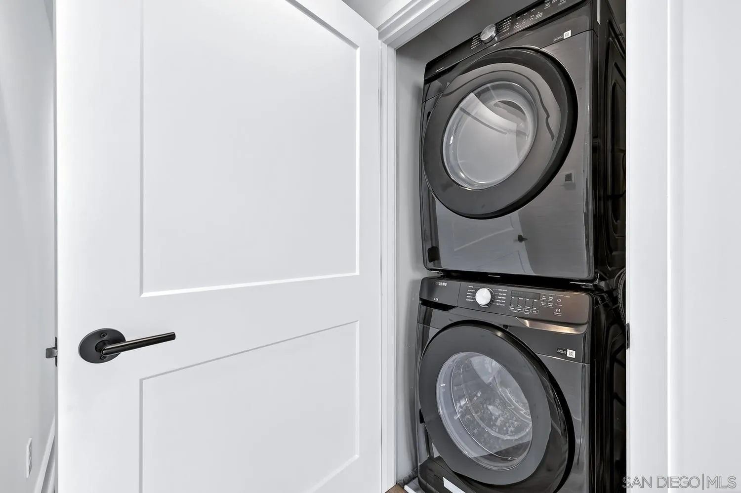 1101 Catania Ct Unit 201