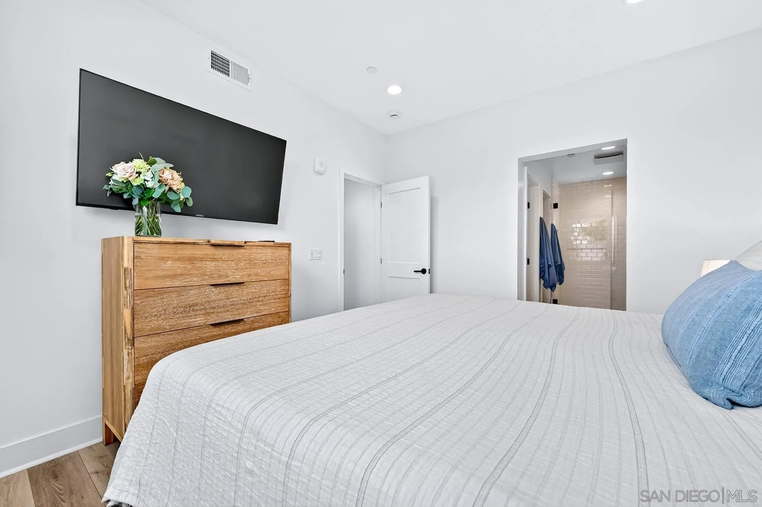 1101 Catania Ct Unit 201