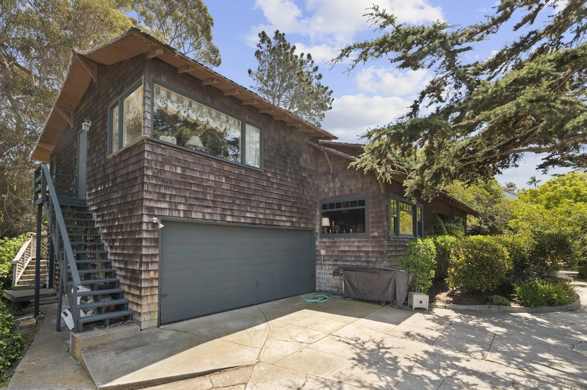 1570 Virginia Way