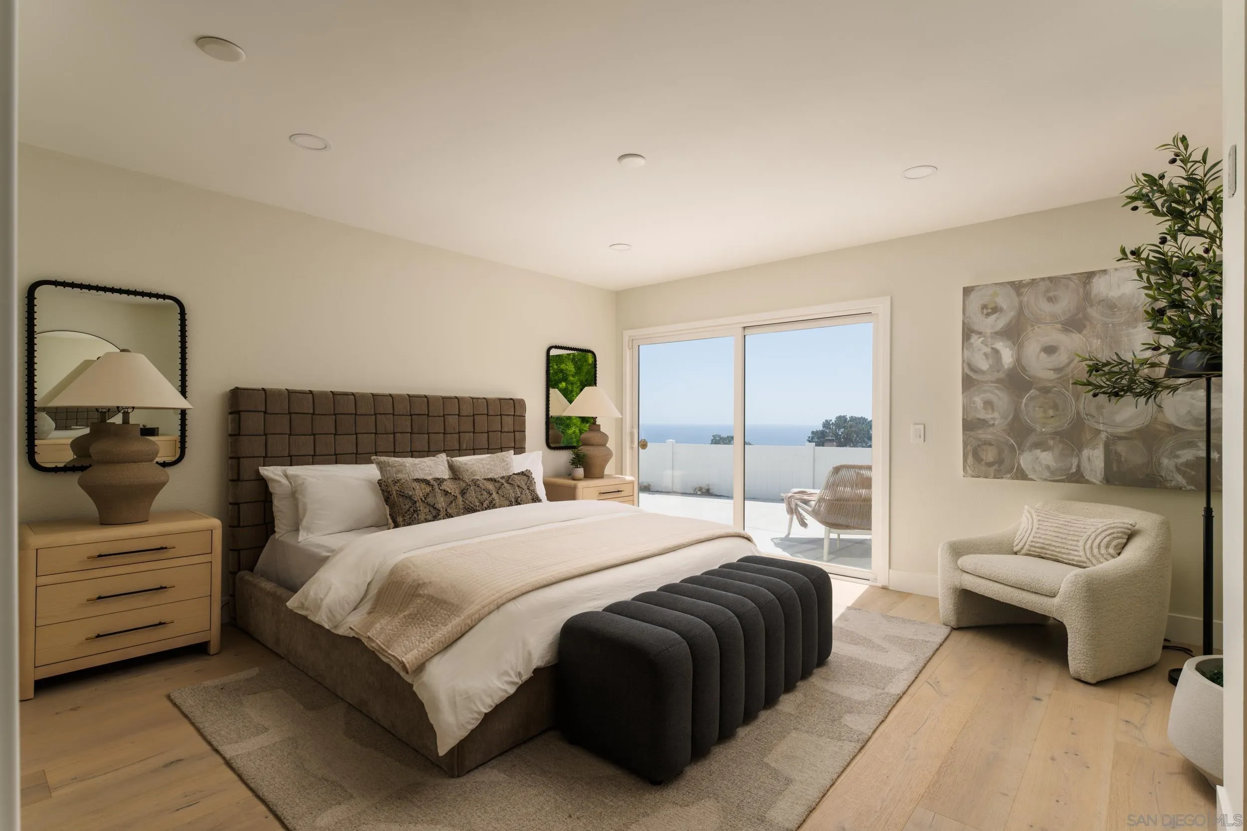 2206 Place Monaco