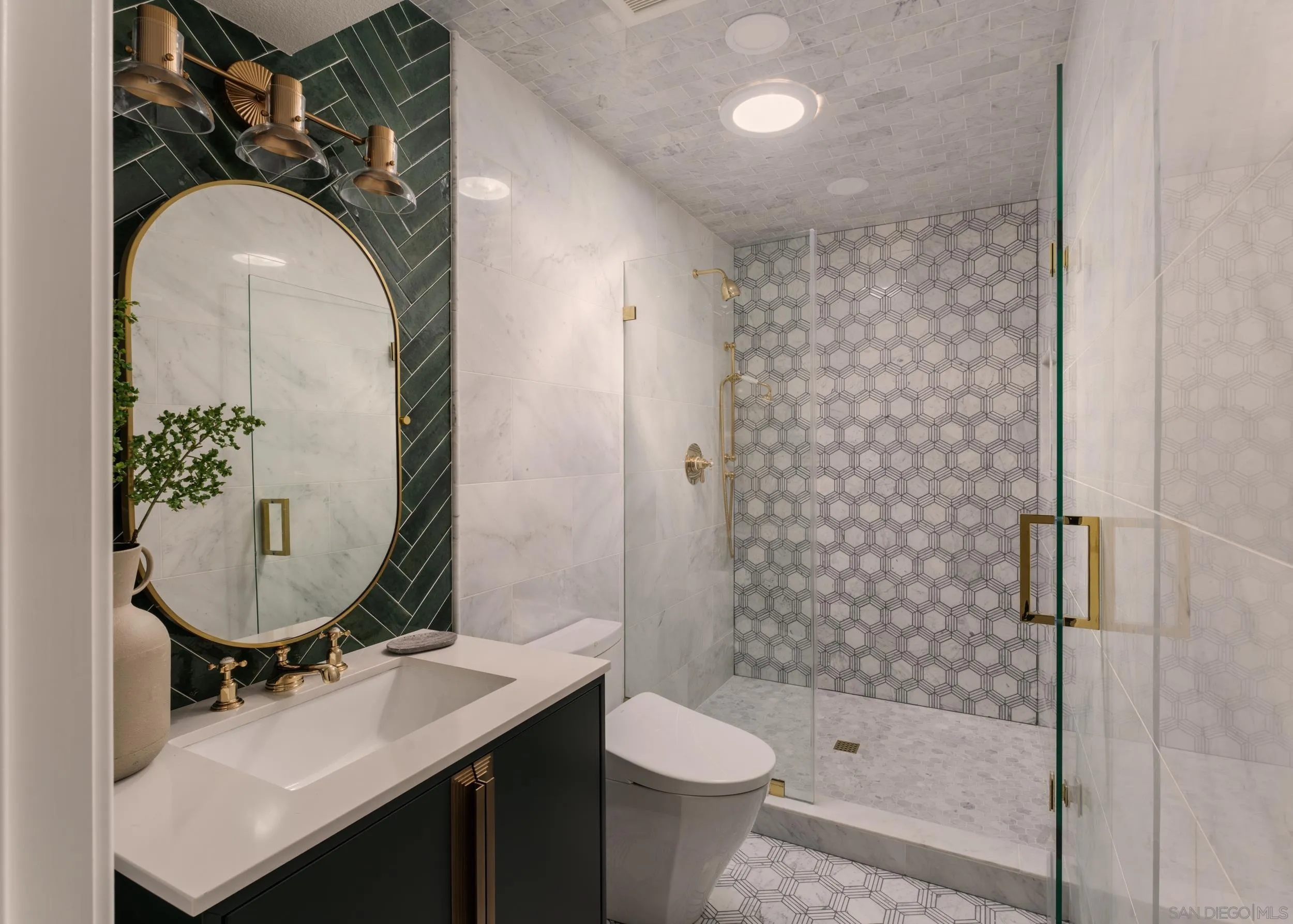 2206 Place Monaco