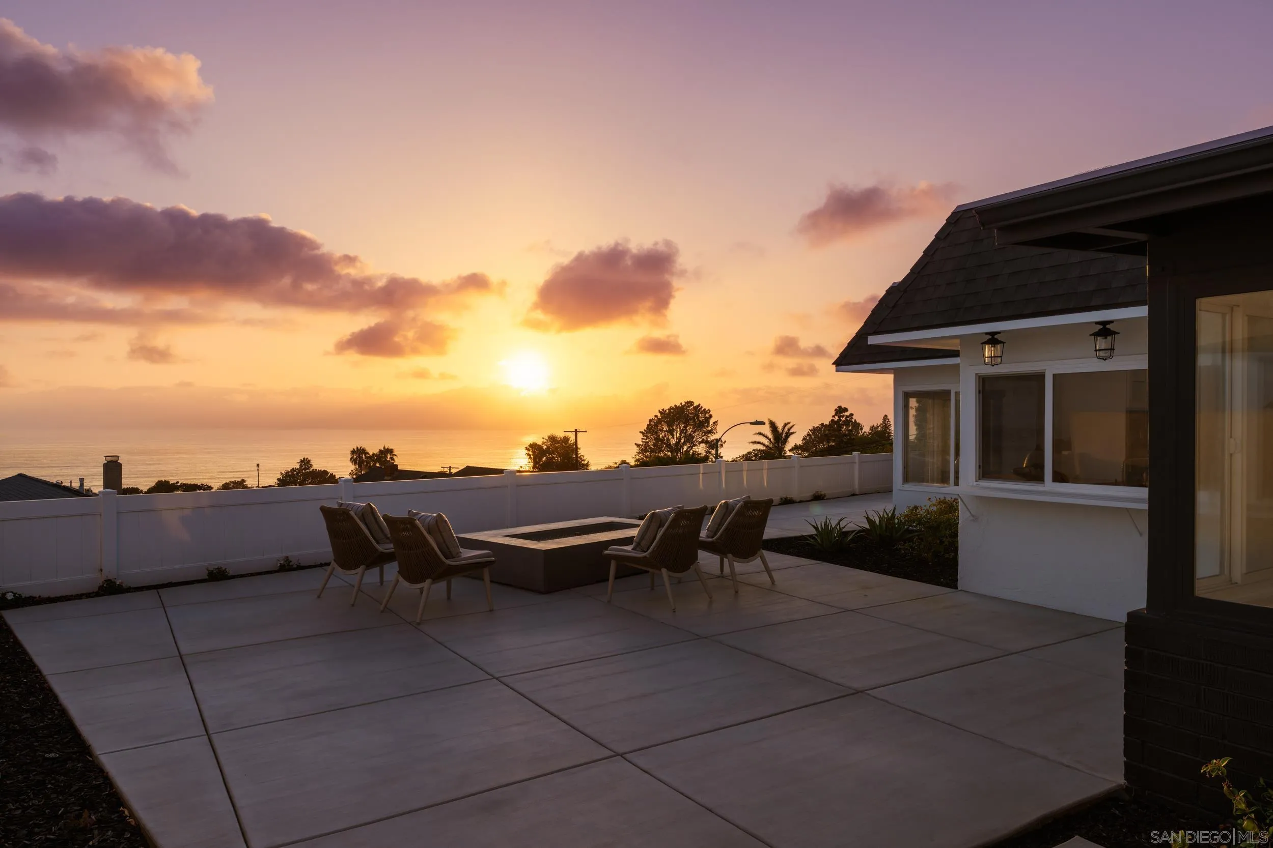2206 Place Monaco