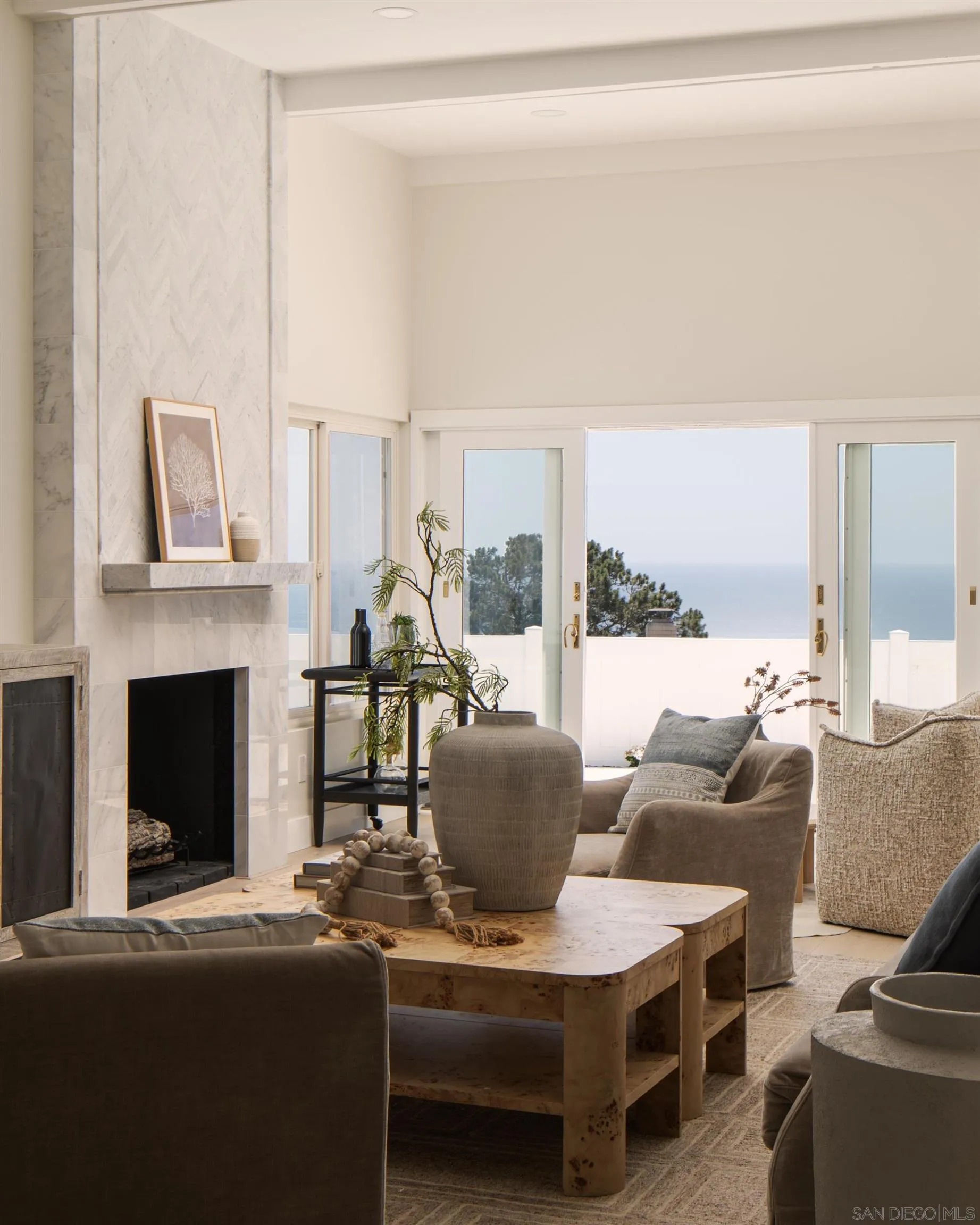 2206 Place Monaco