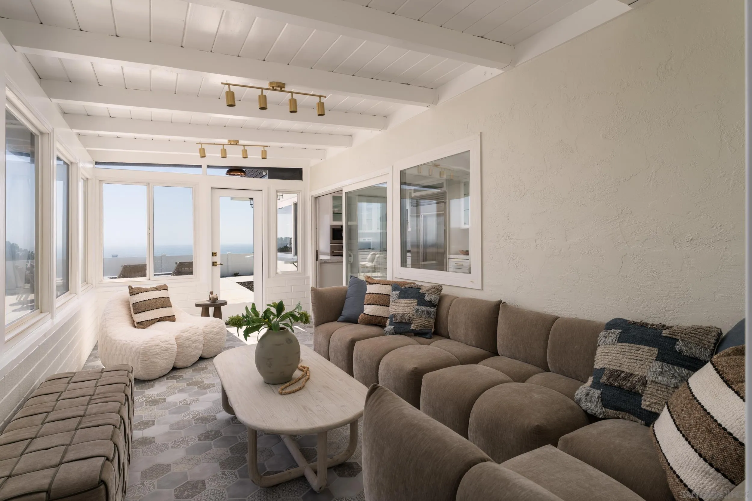 2206 Place Monaco