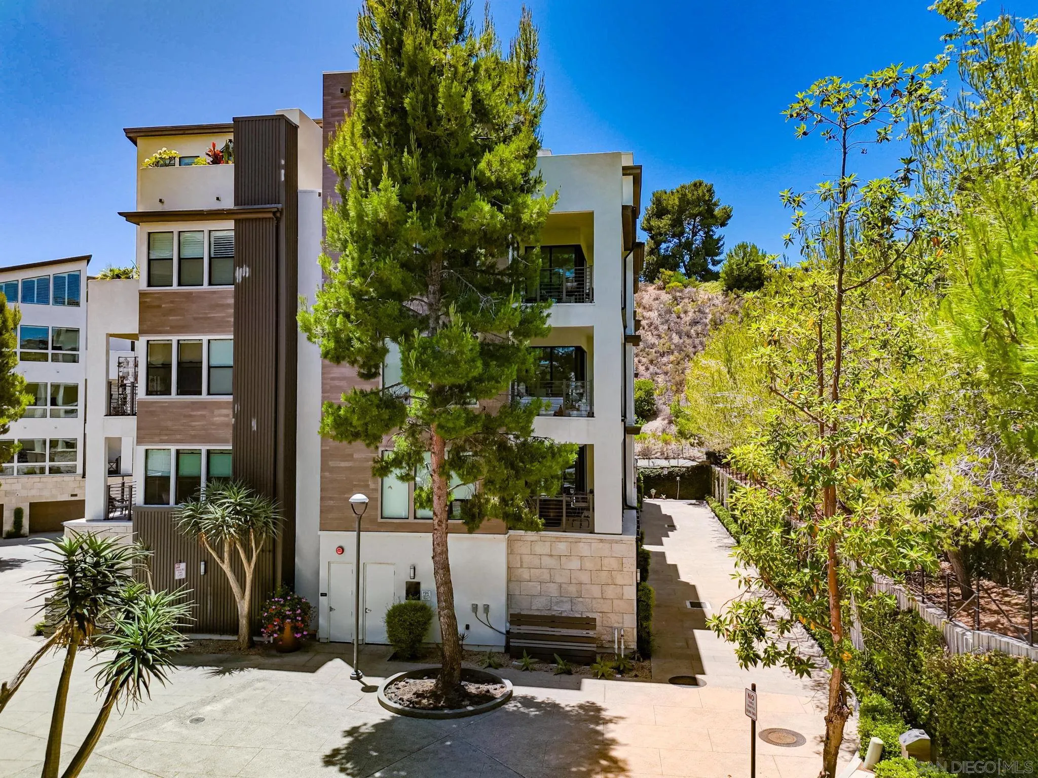 8442 Distinctive Dr.