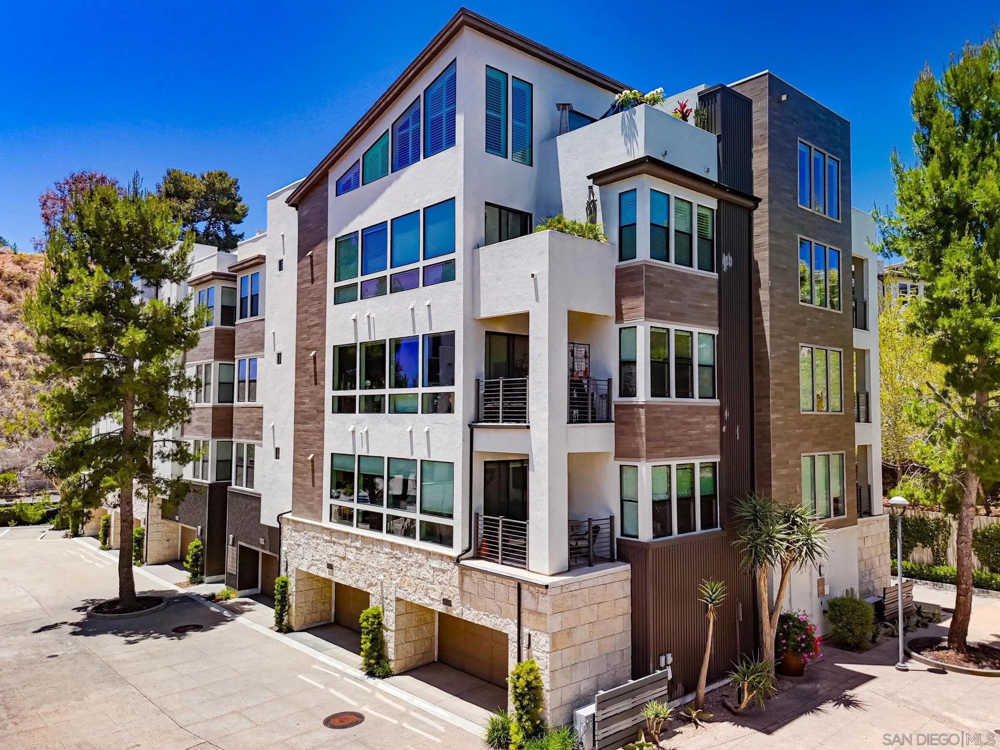 8442 Distinctive Dr.