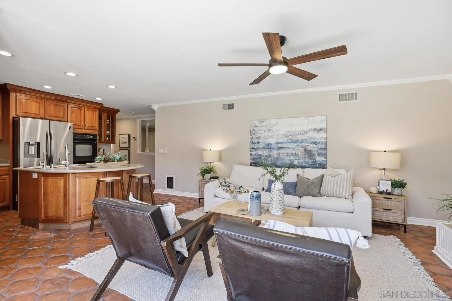 10325 Avenida Magnifica