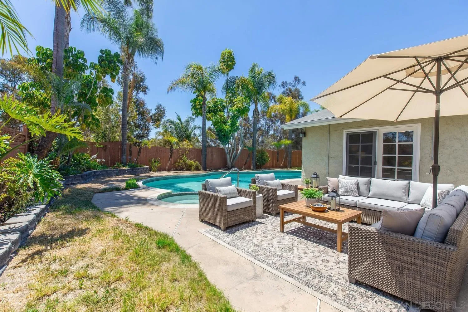 10325 Avenida Magnifica