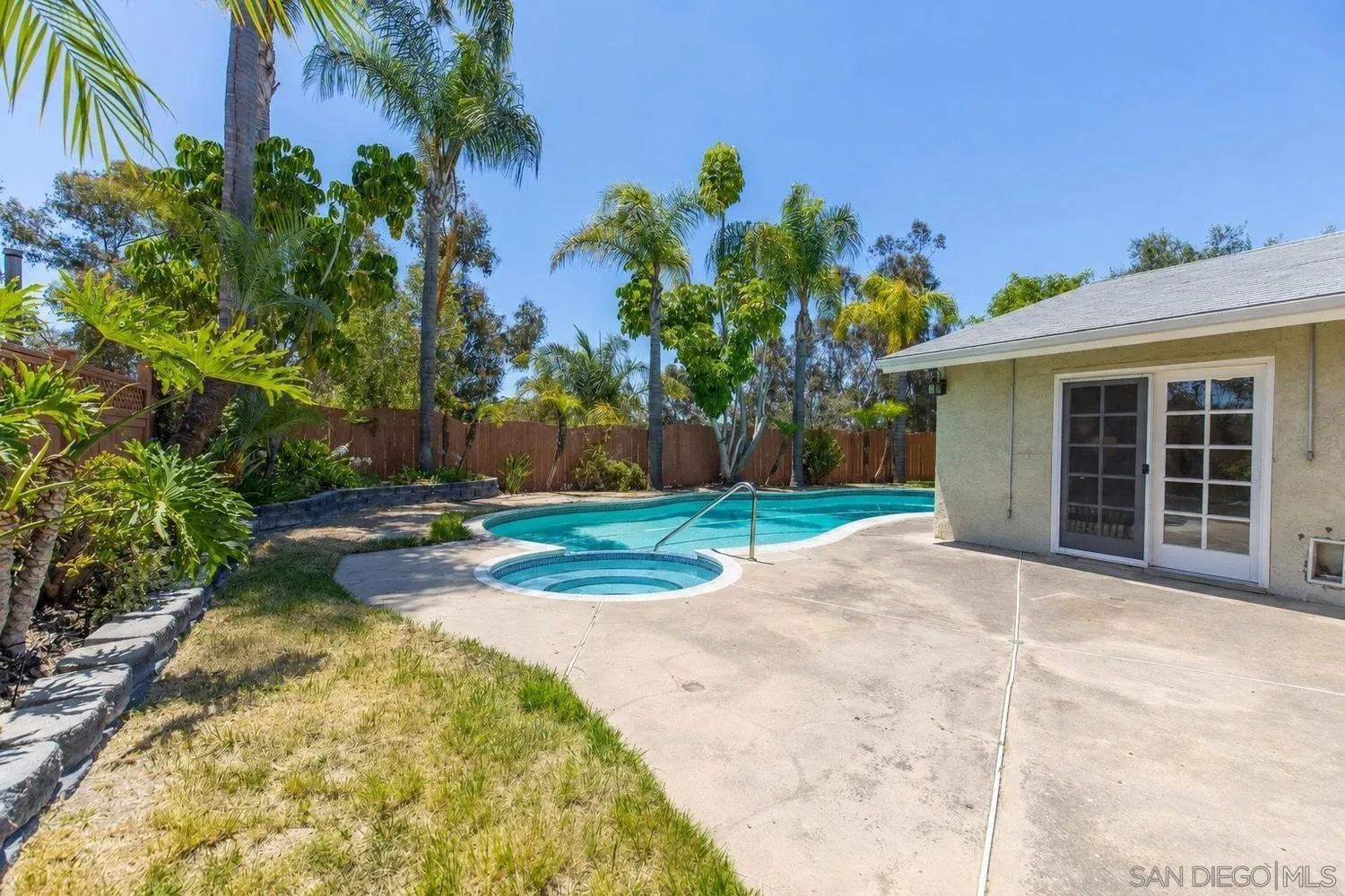 10325 Avenida Magnifica