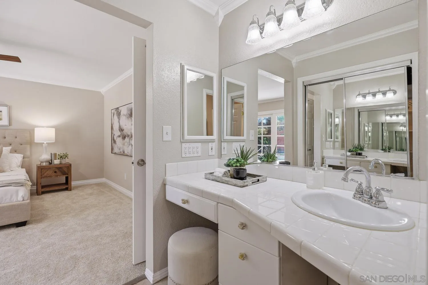 10325 Avenida Magnifica