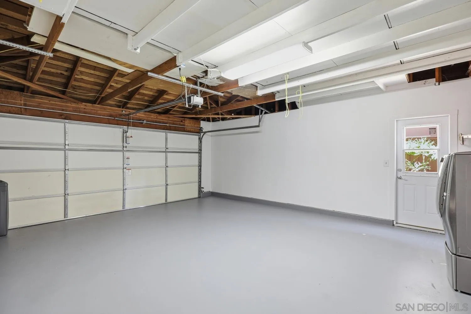 10325 Avenida Magnifica