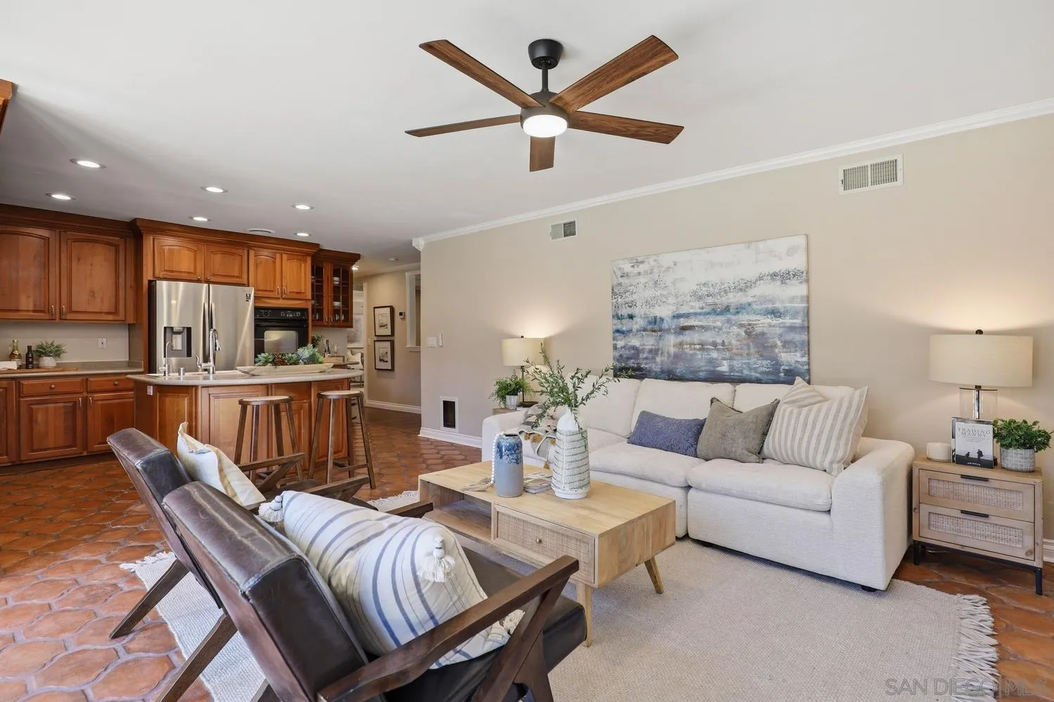 10325 Avenida Magnifica