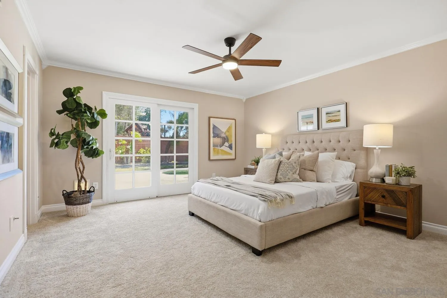 10325 Avenida Magnifica