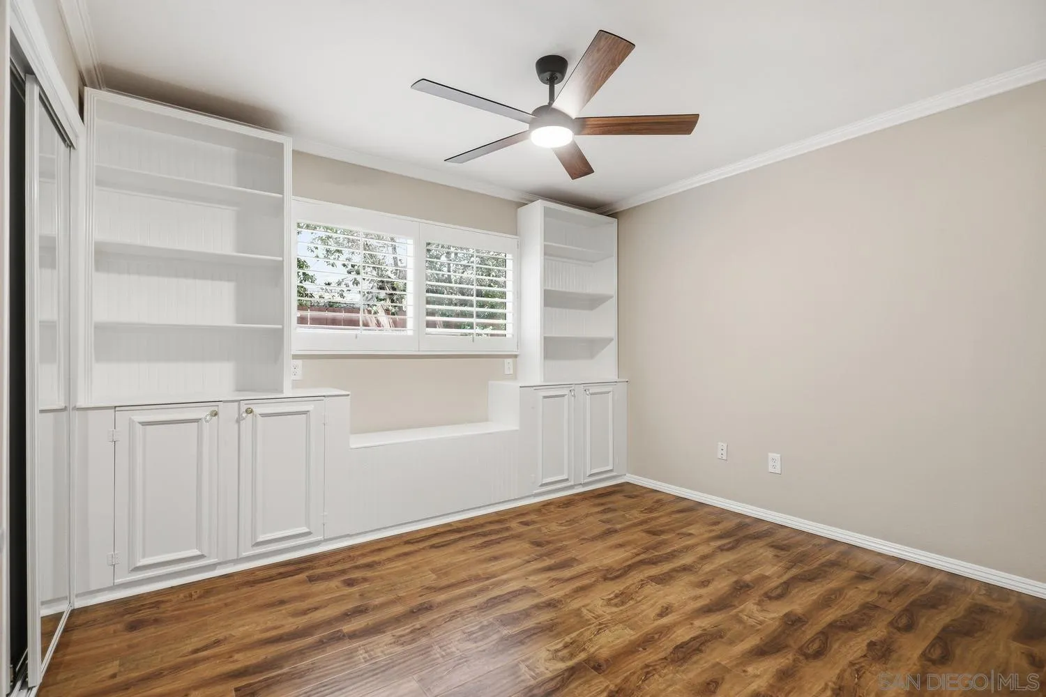 10325 Avenida Magnifica
