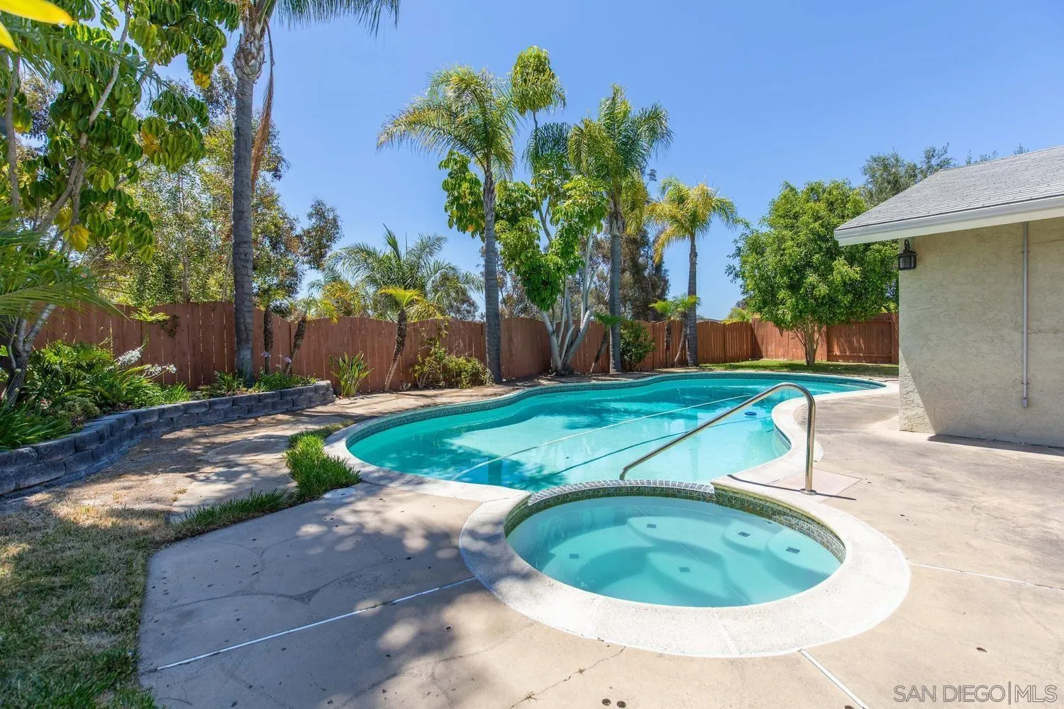 10325 Avenida Magnifica