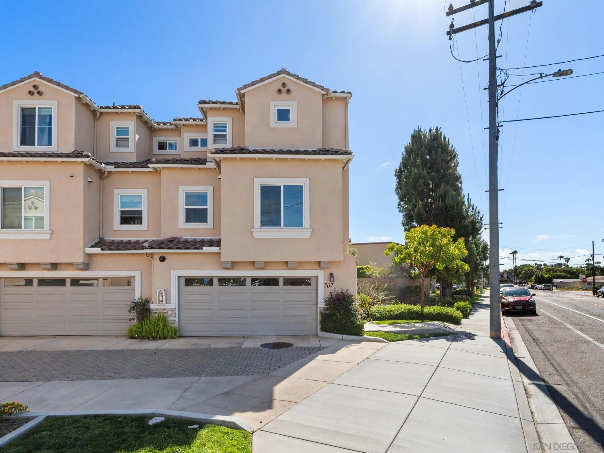 707 Magnolia Ave