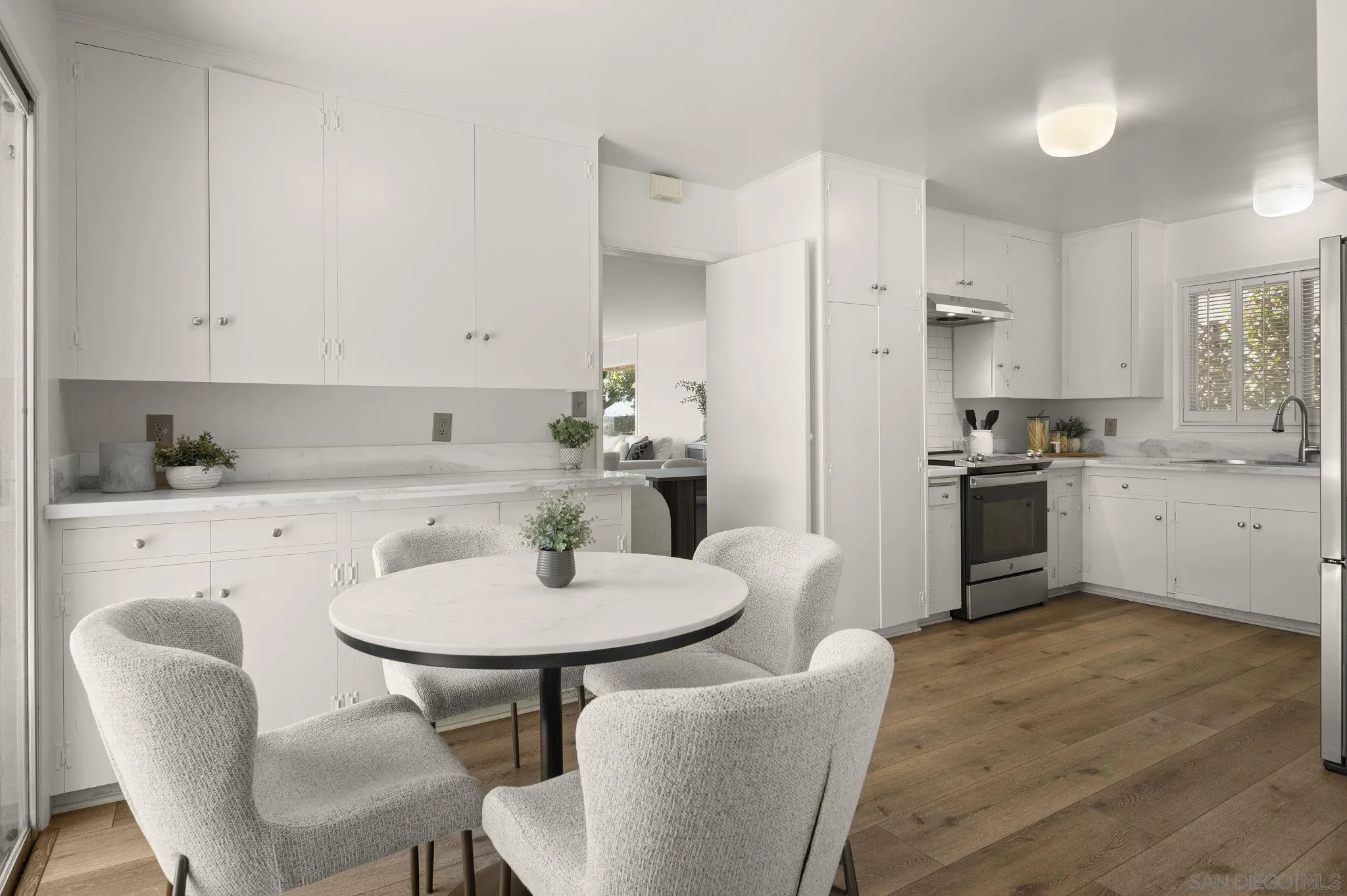8511 Avenida De Las Ondas