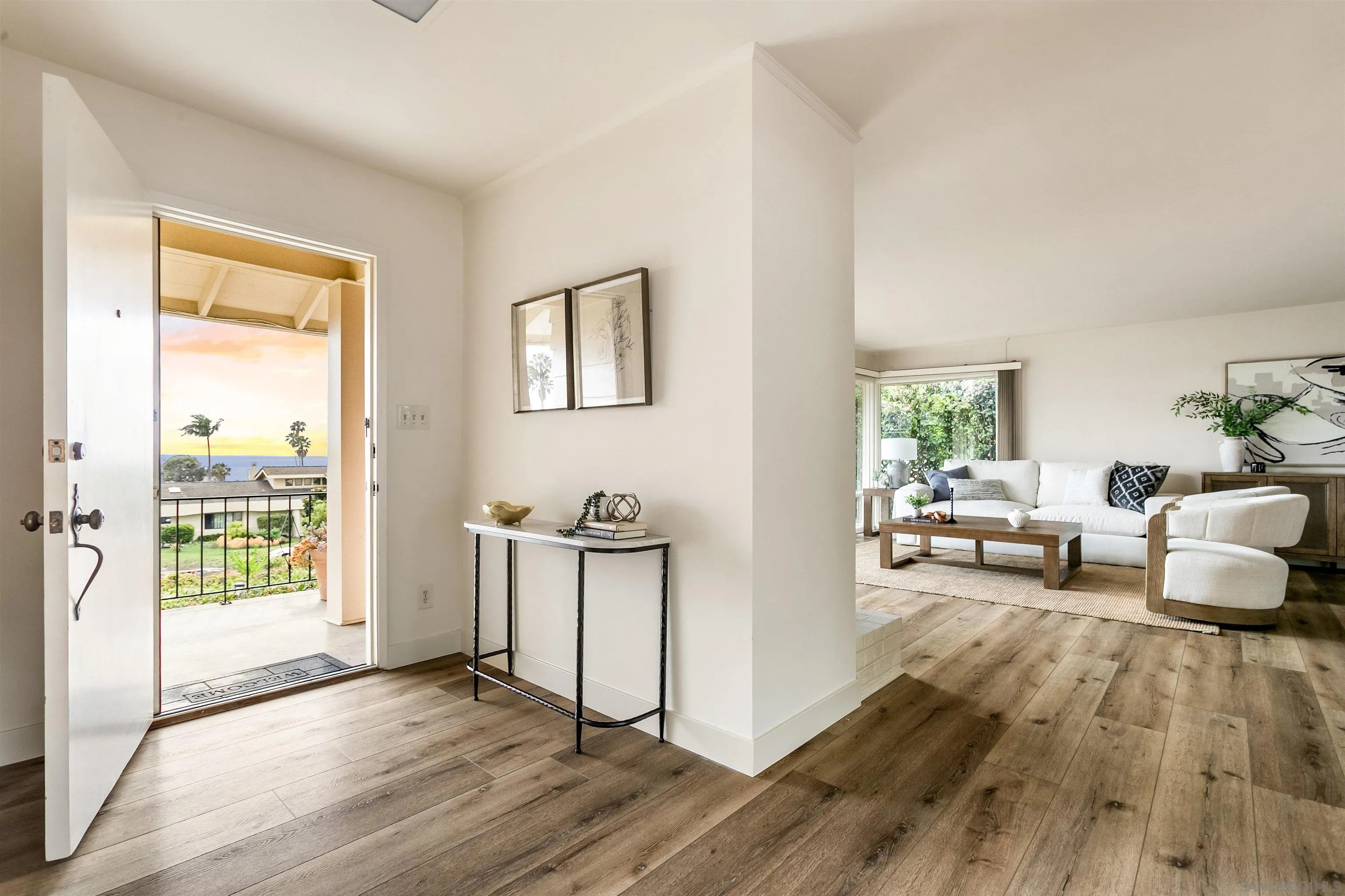 8511 Avenida De Las Ondas