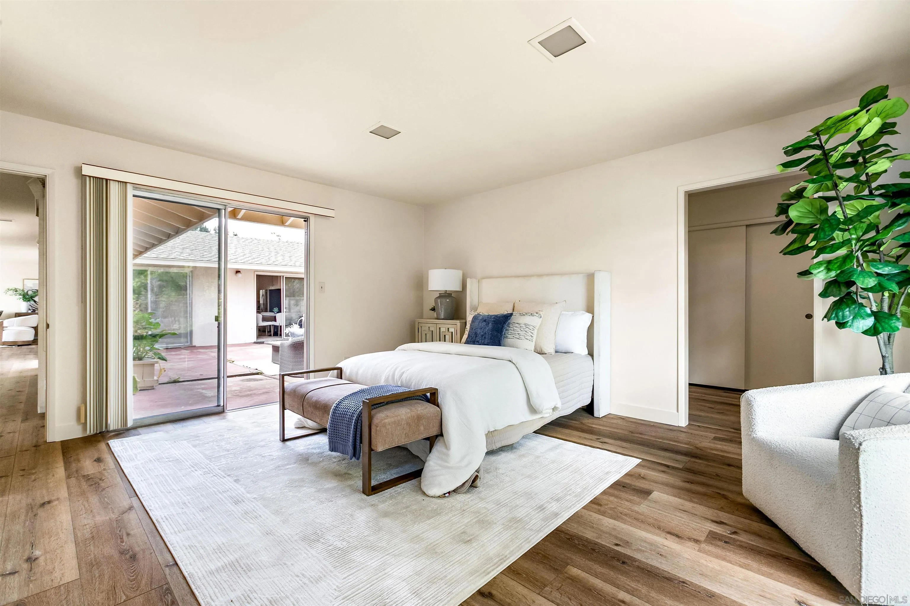 8511 Avenida De Las Ondas