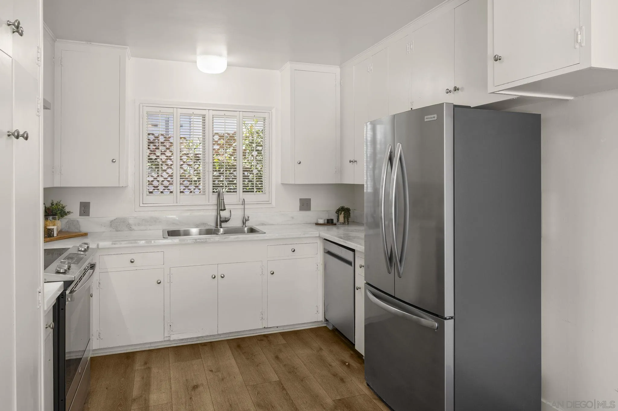 8511 Avenida De Las Ondas