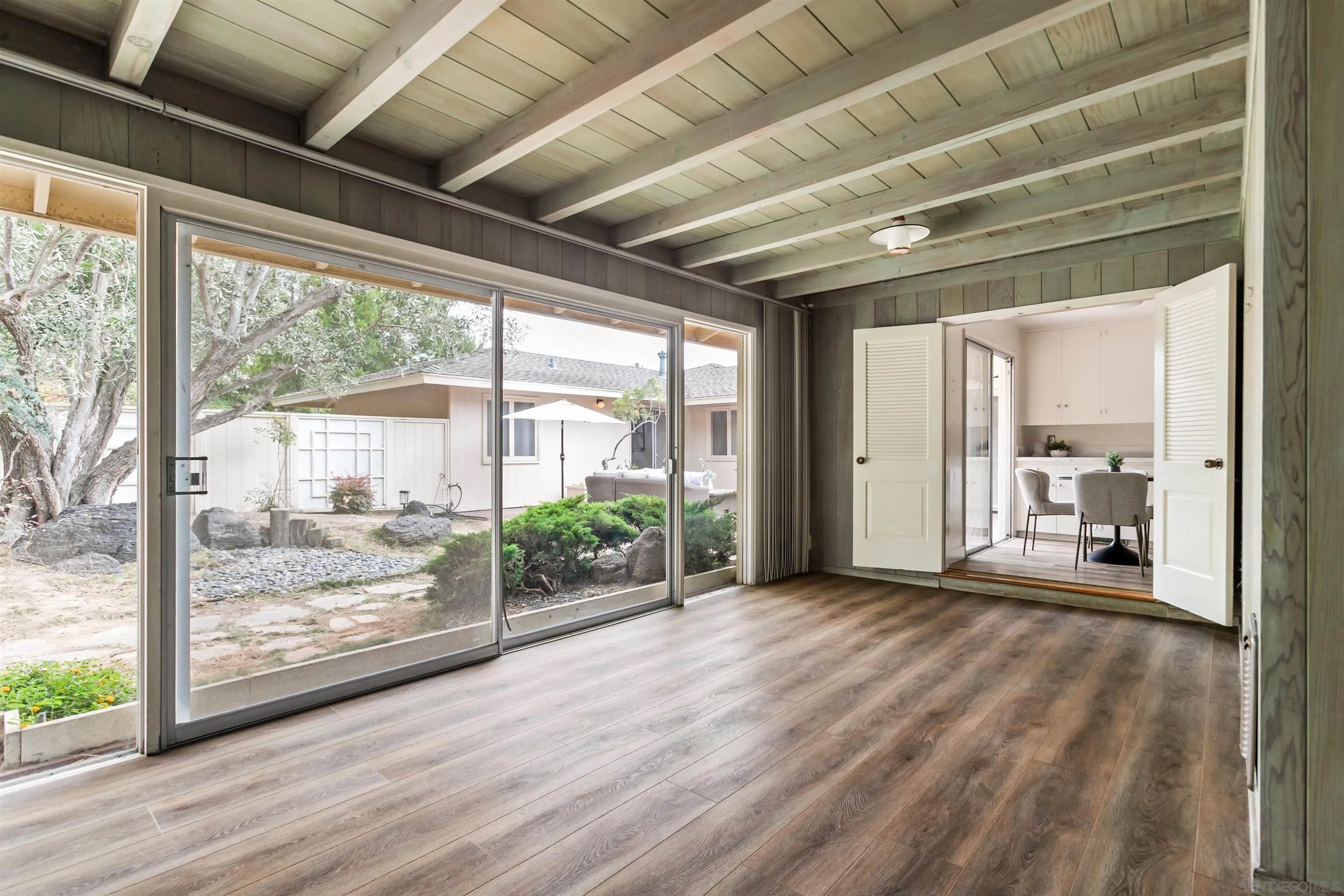 8511 Avenida De Las Ondas