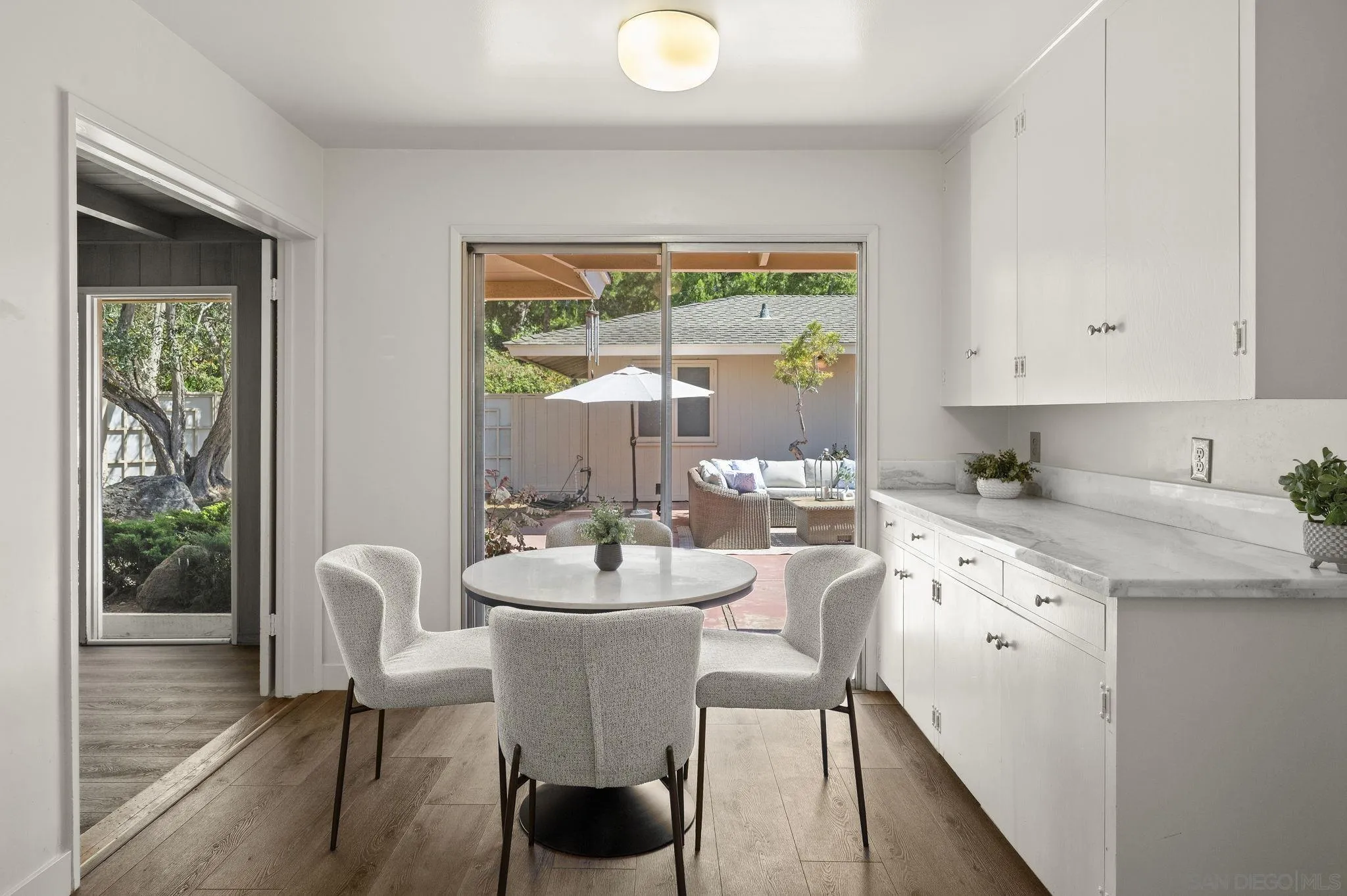 8511 Avenida De Las Ondas