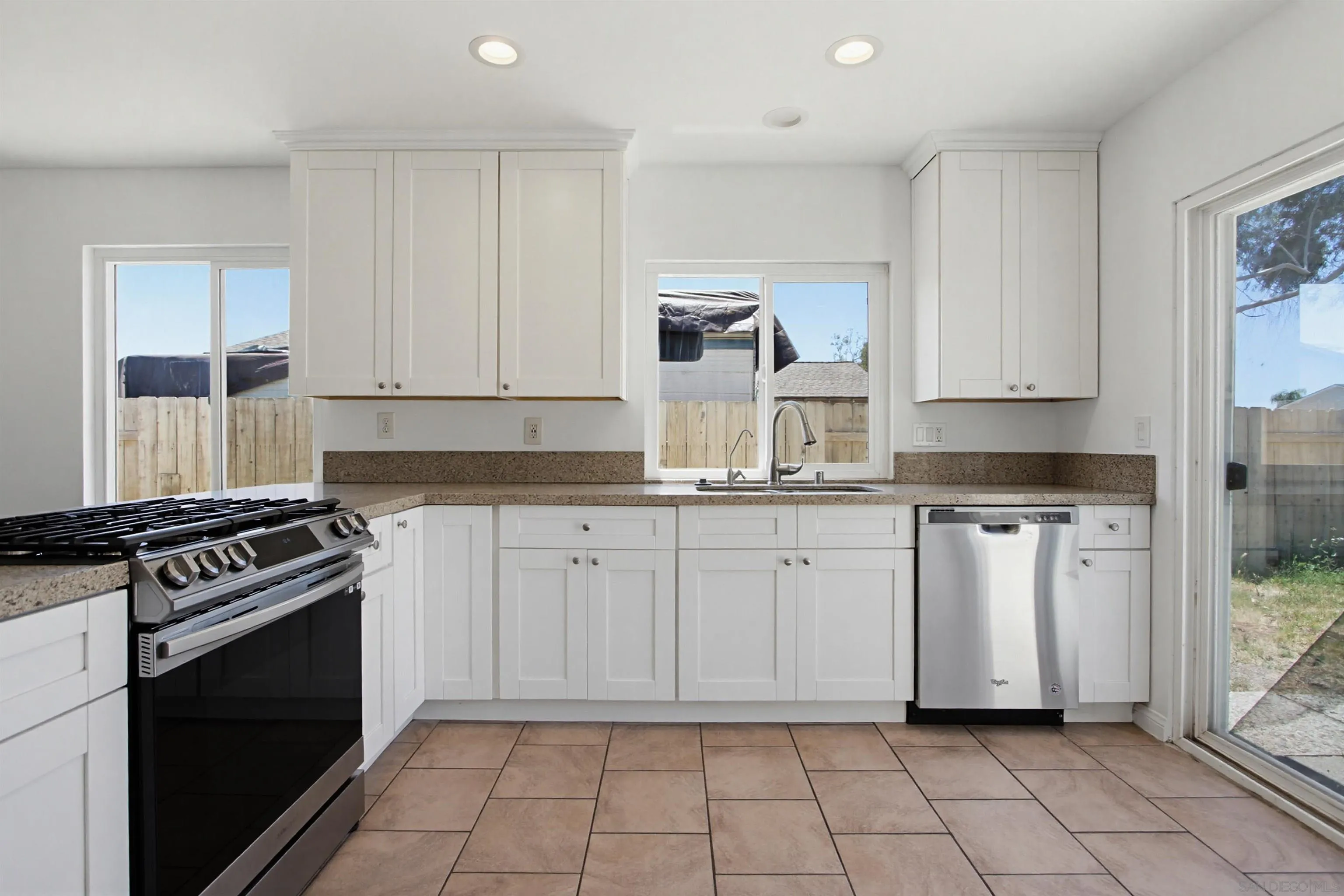 1261 Conway Dr
