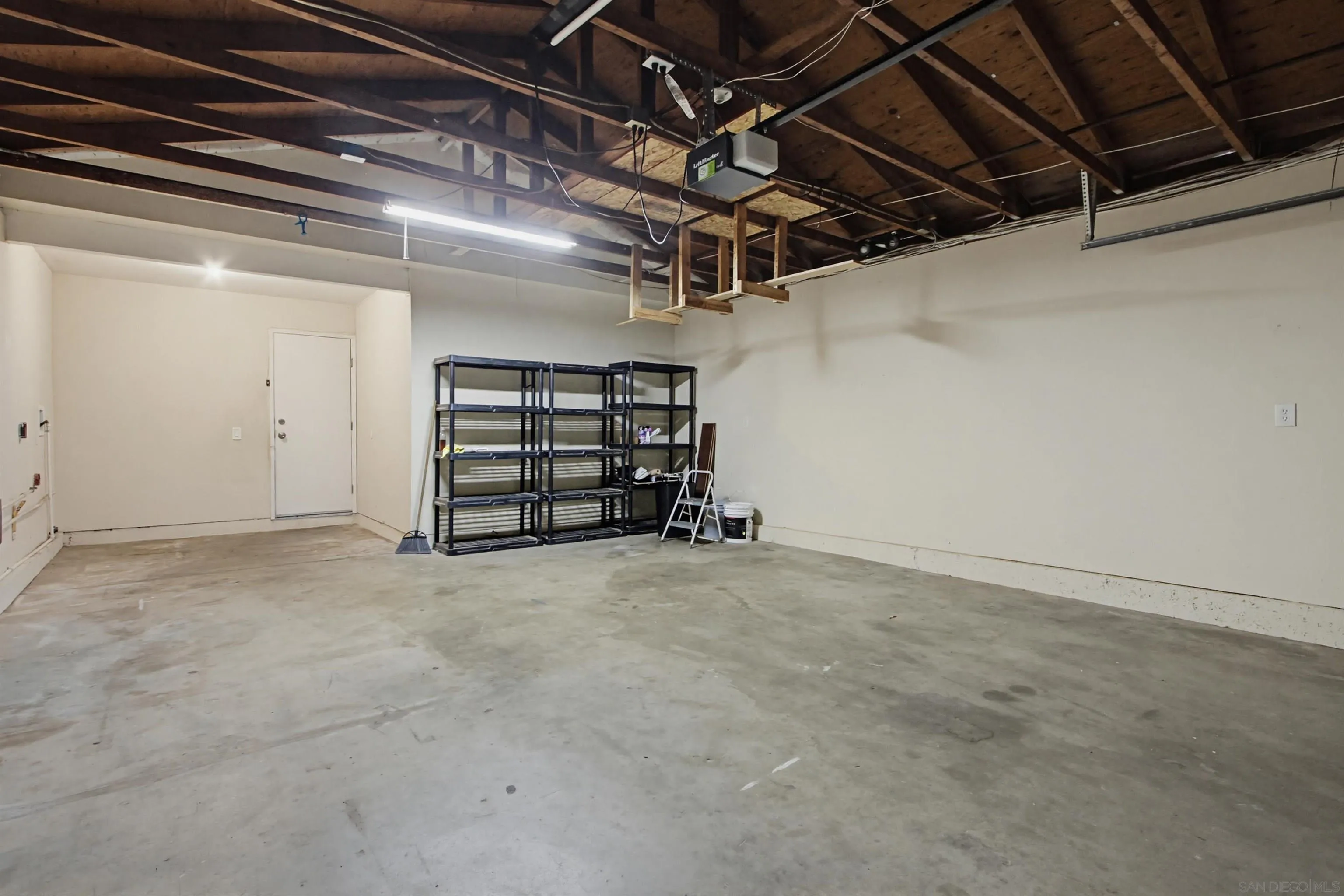 1261 Conway Dr