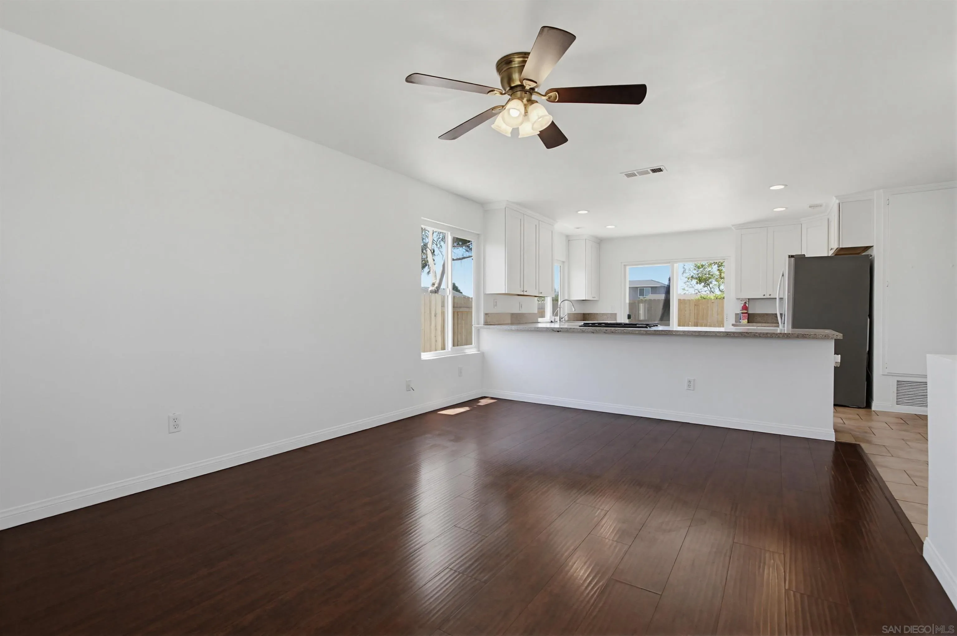 1261 Conway Dr