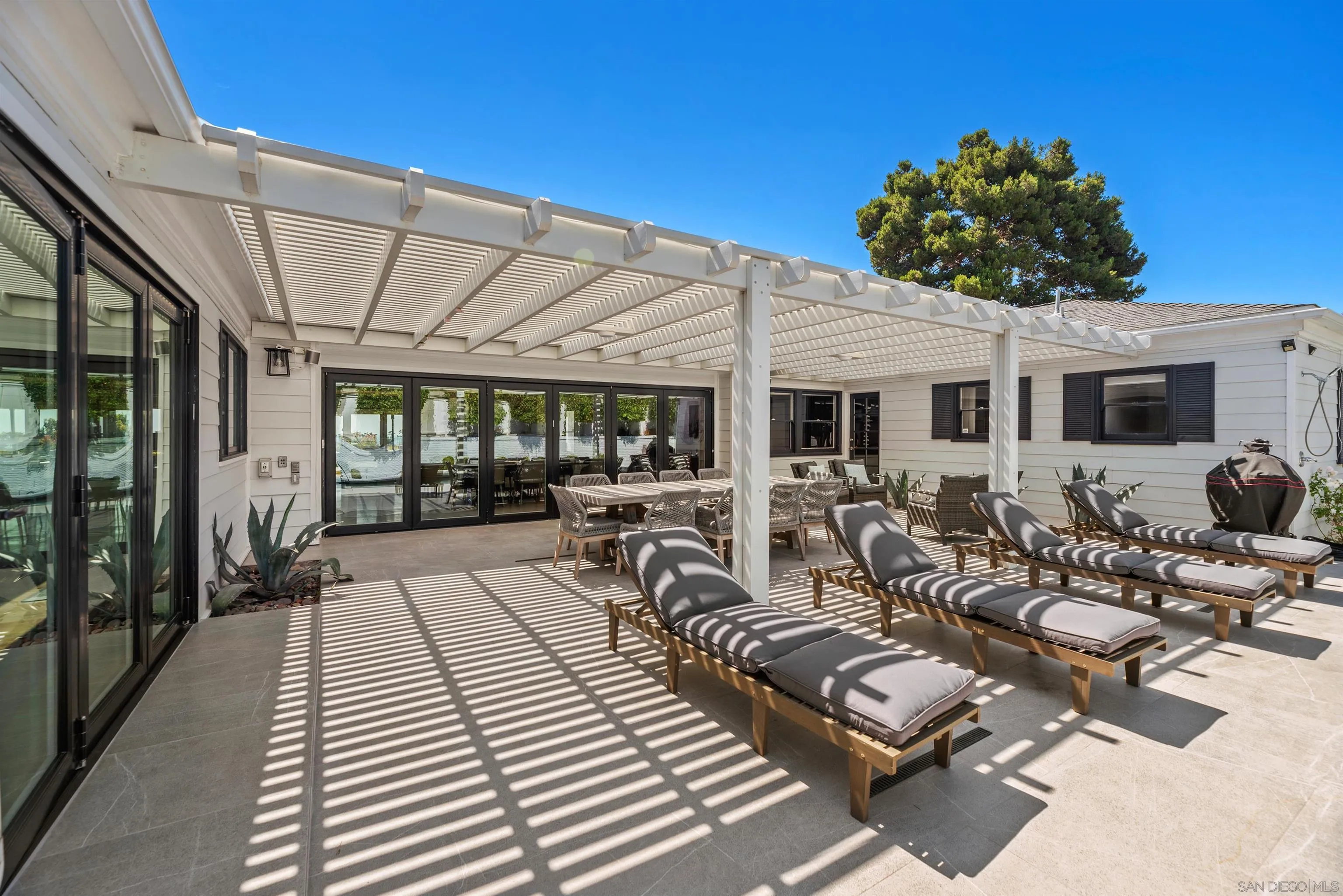 2363 Avenida De La Playa