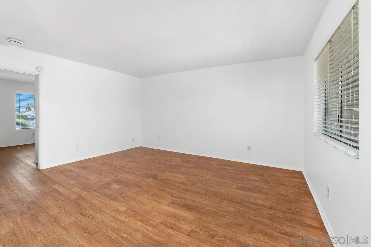 4240 Menlo Unit 19