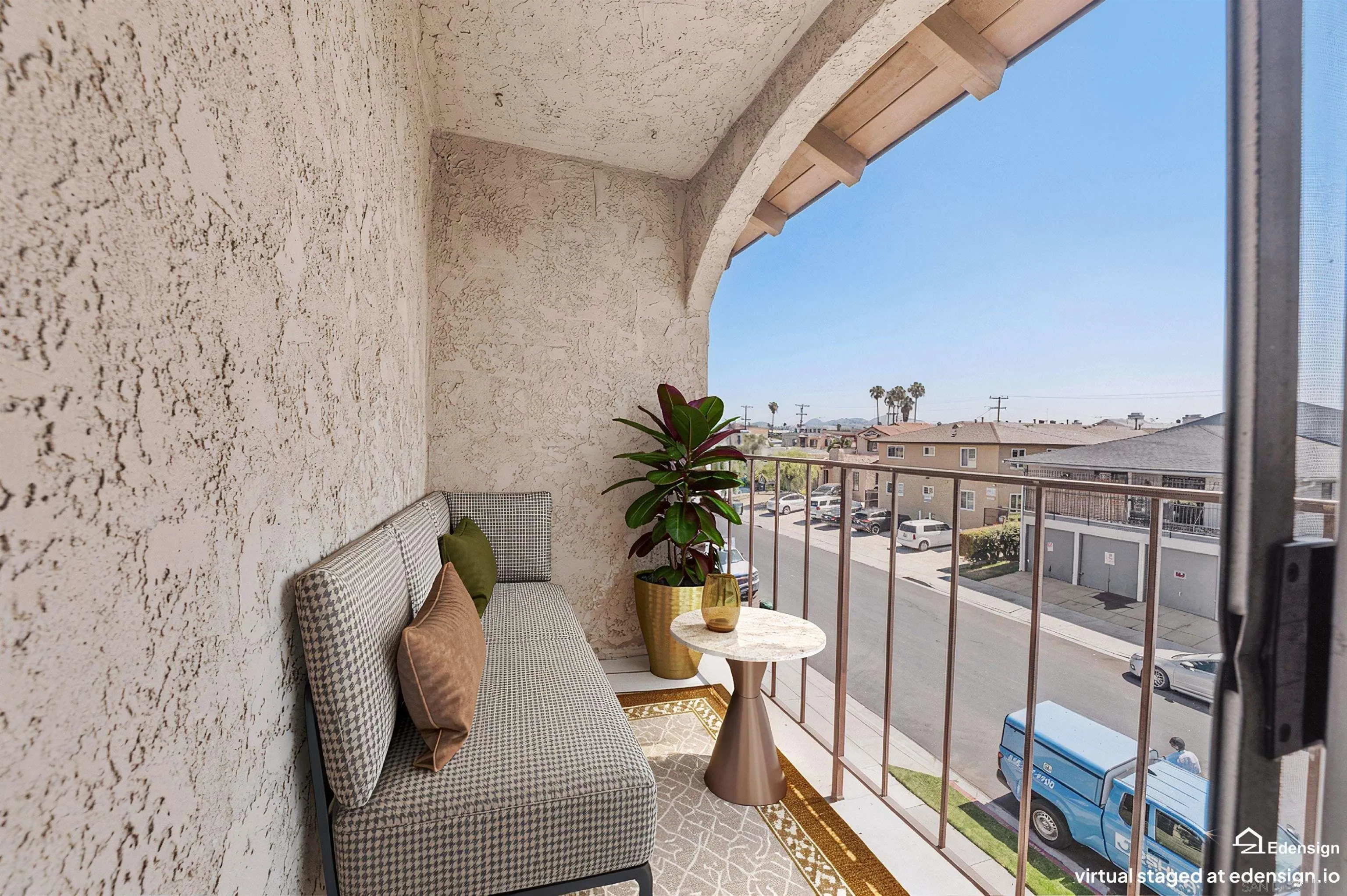 4240 Menlo Unit 19