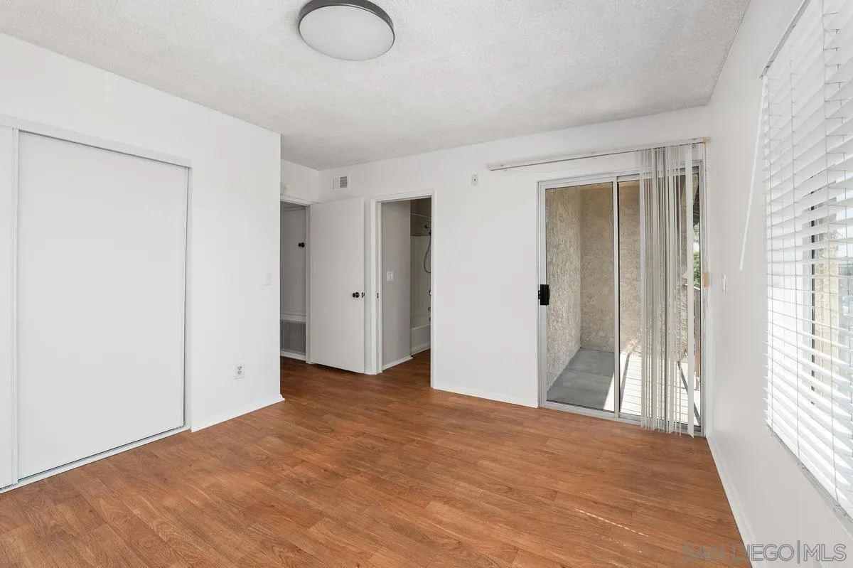 4240 Menlo Unit 19