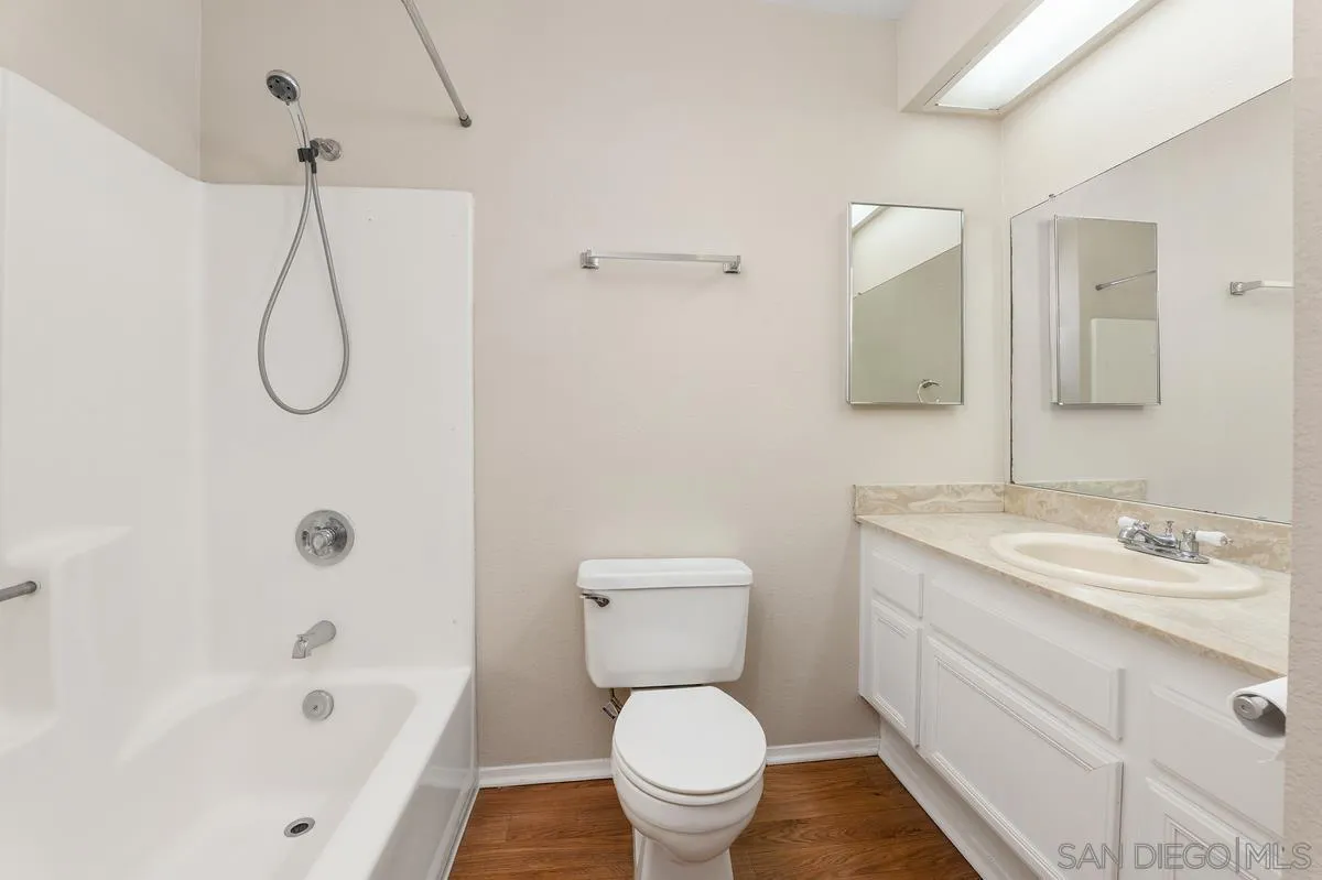 4240 Menlo Unit 19