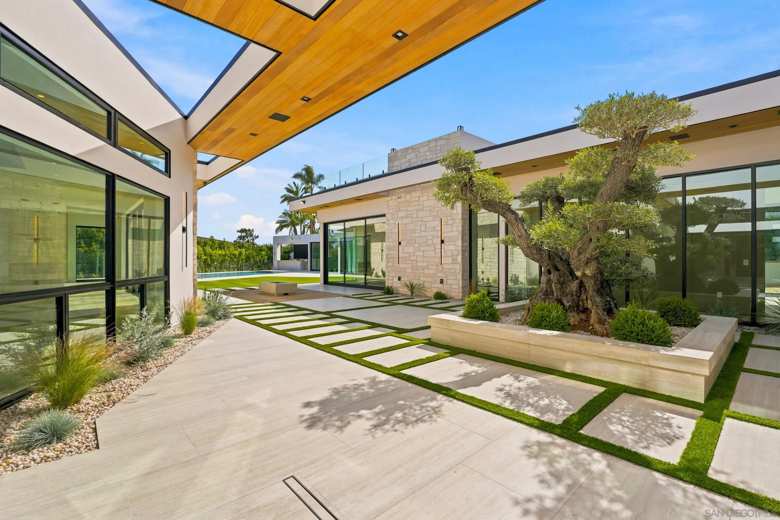 6012 La Jolla Mesa Dr