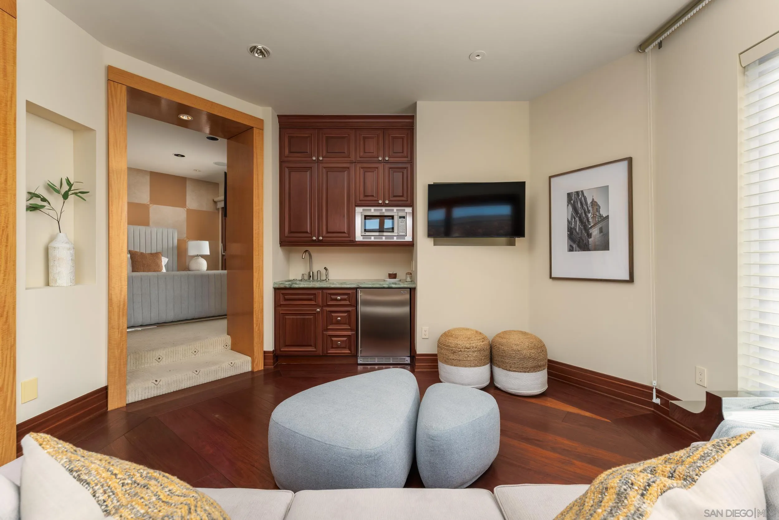 1828 Spindrift Dr
