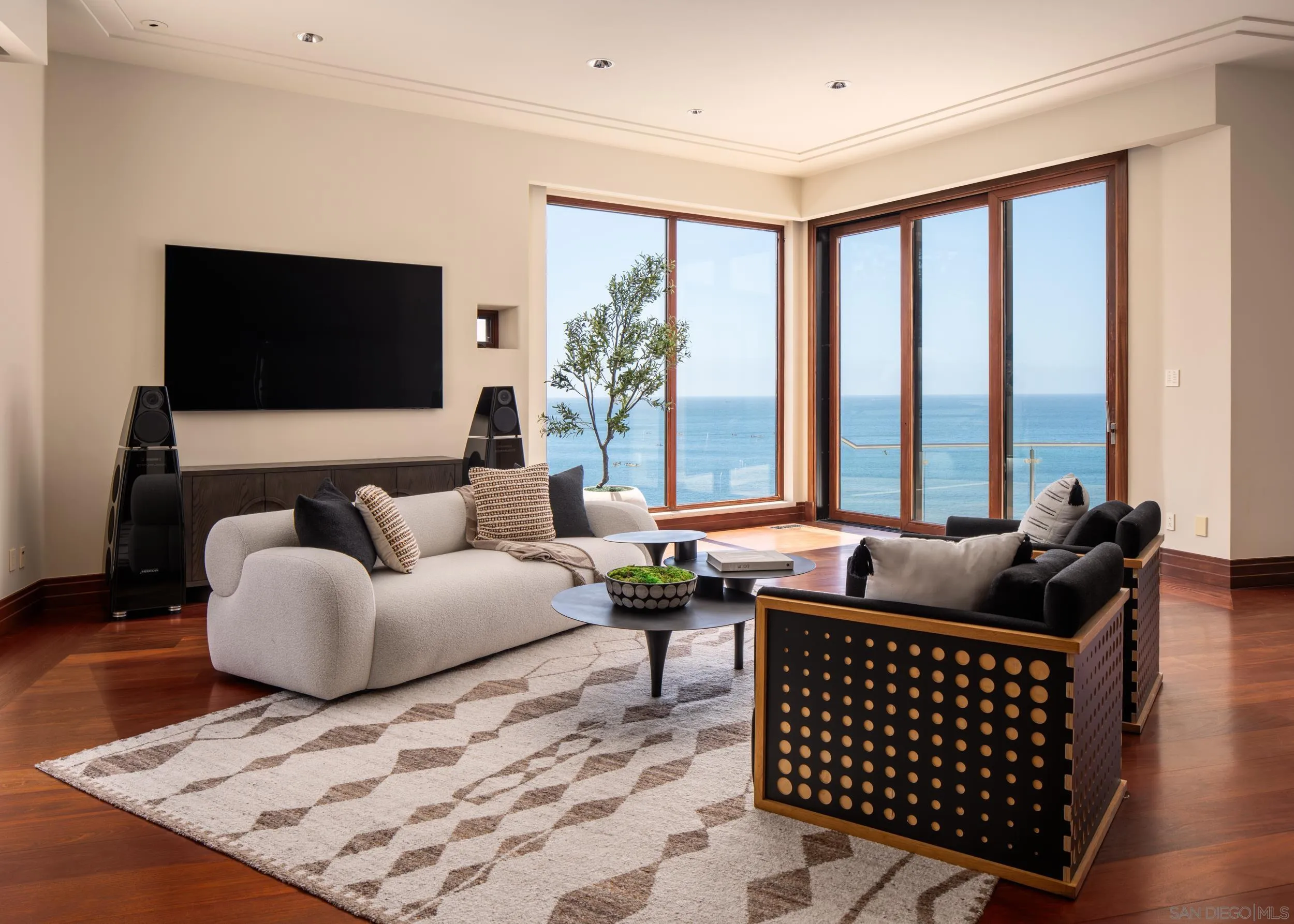 1828 Spindrift Dr