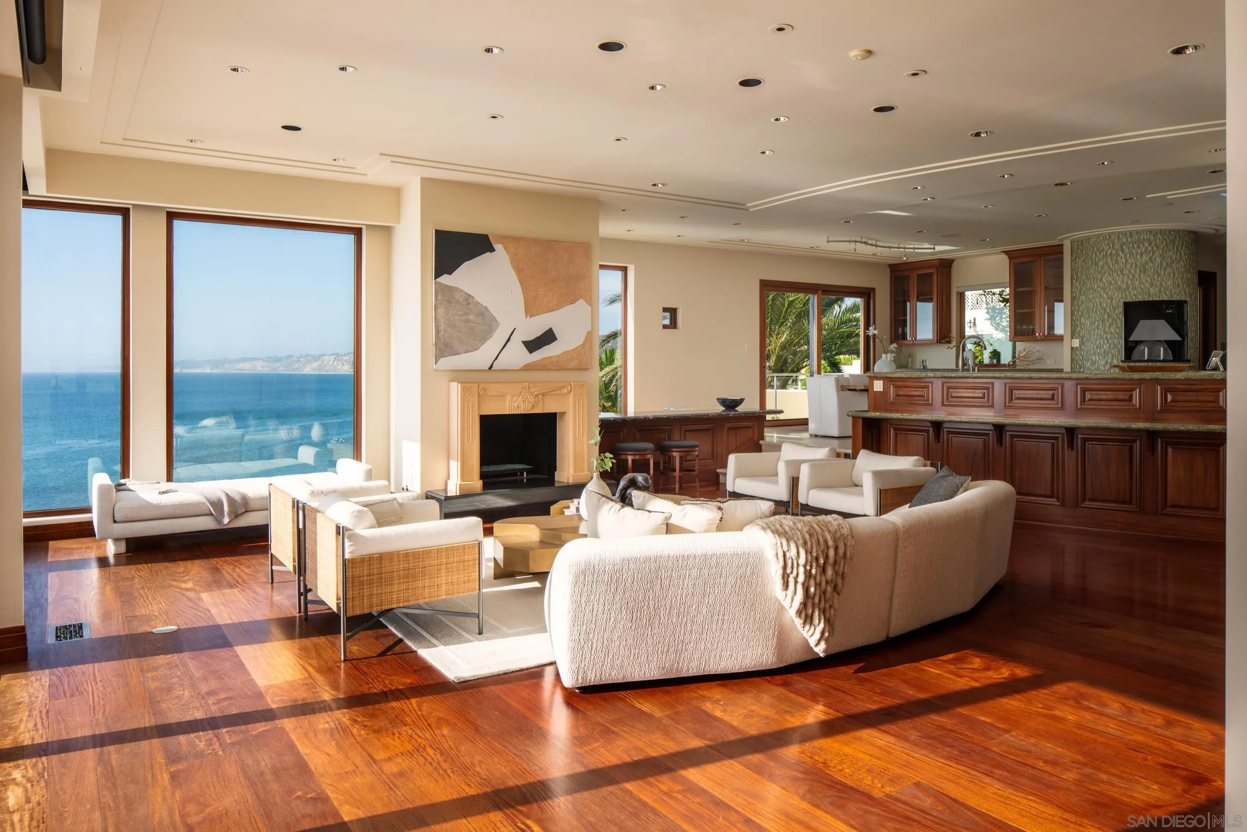 1828 Spindrift Dr