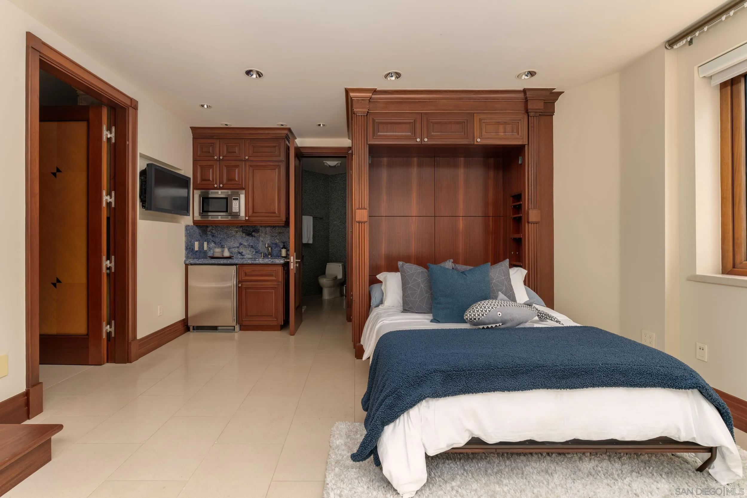 1828 Spindrift Dr