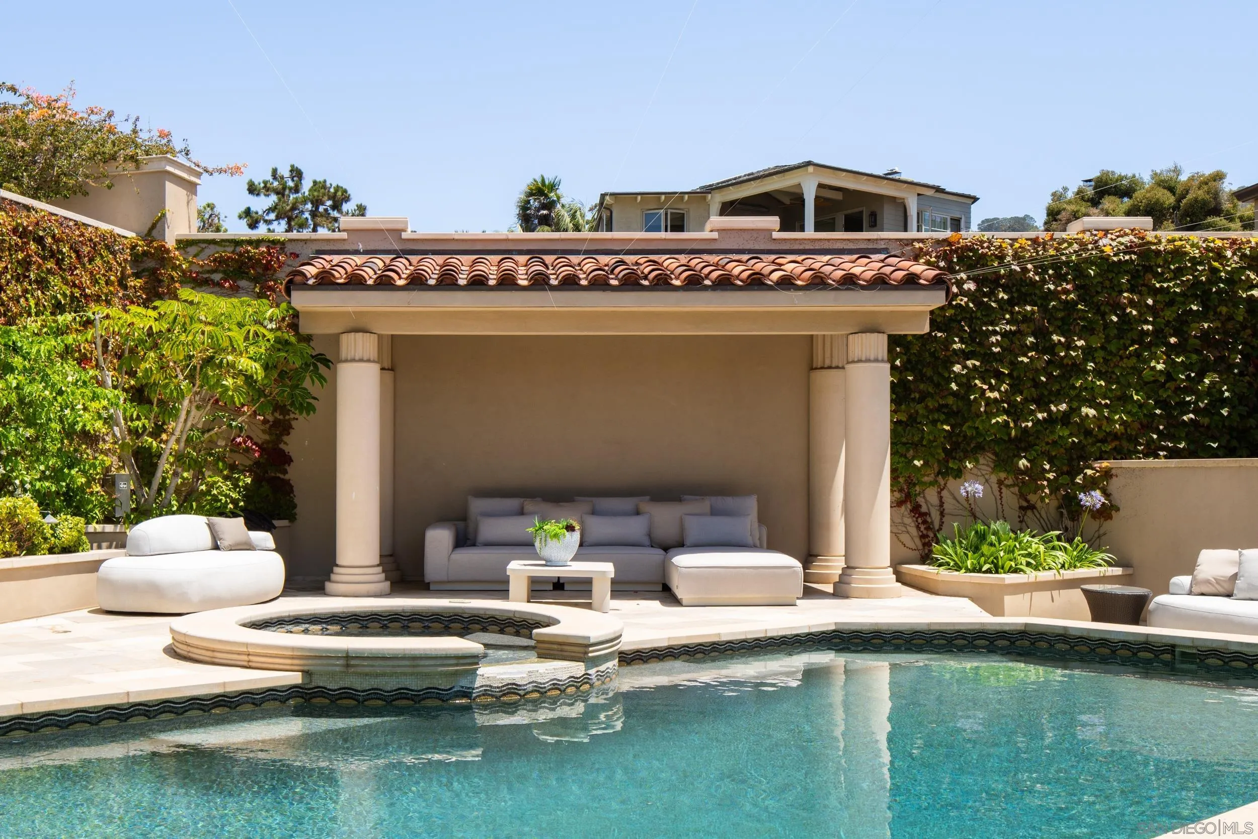 1828 Spindrift Dr