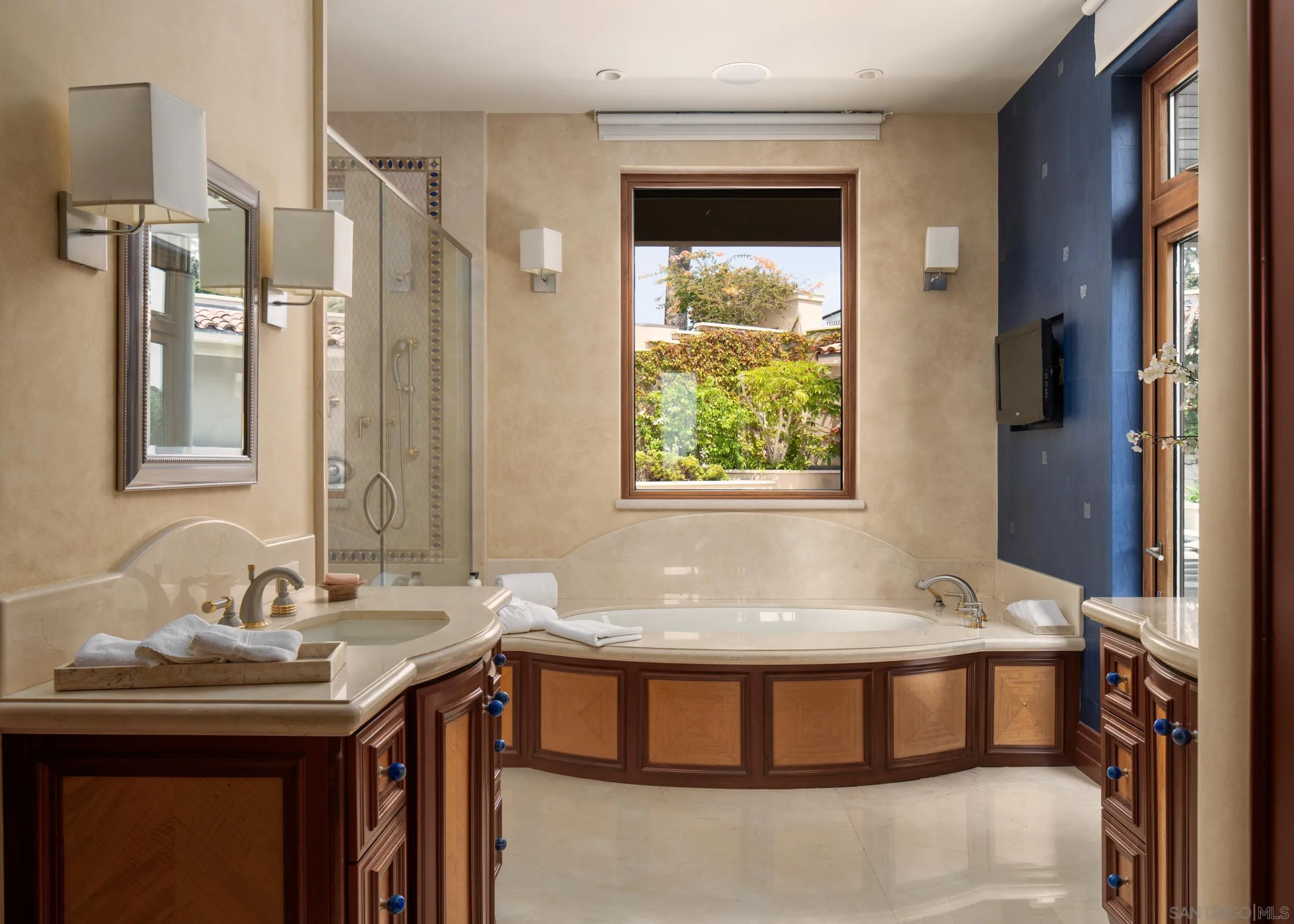 1828 Spindrift Dr