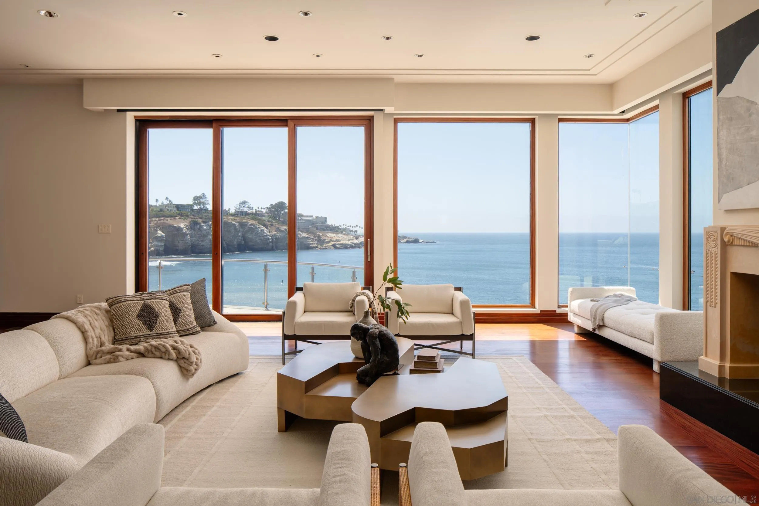1828 Spindrift Dr
