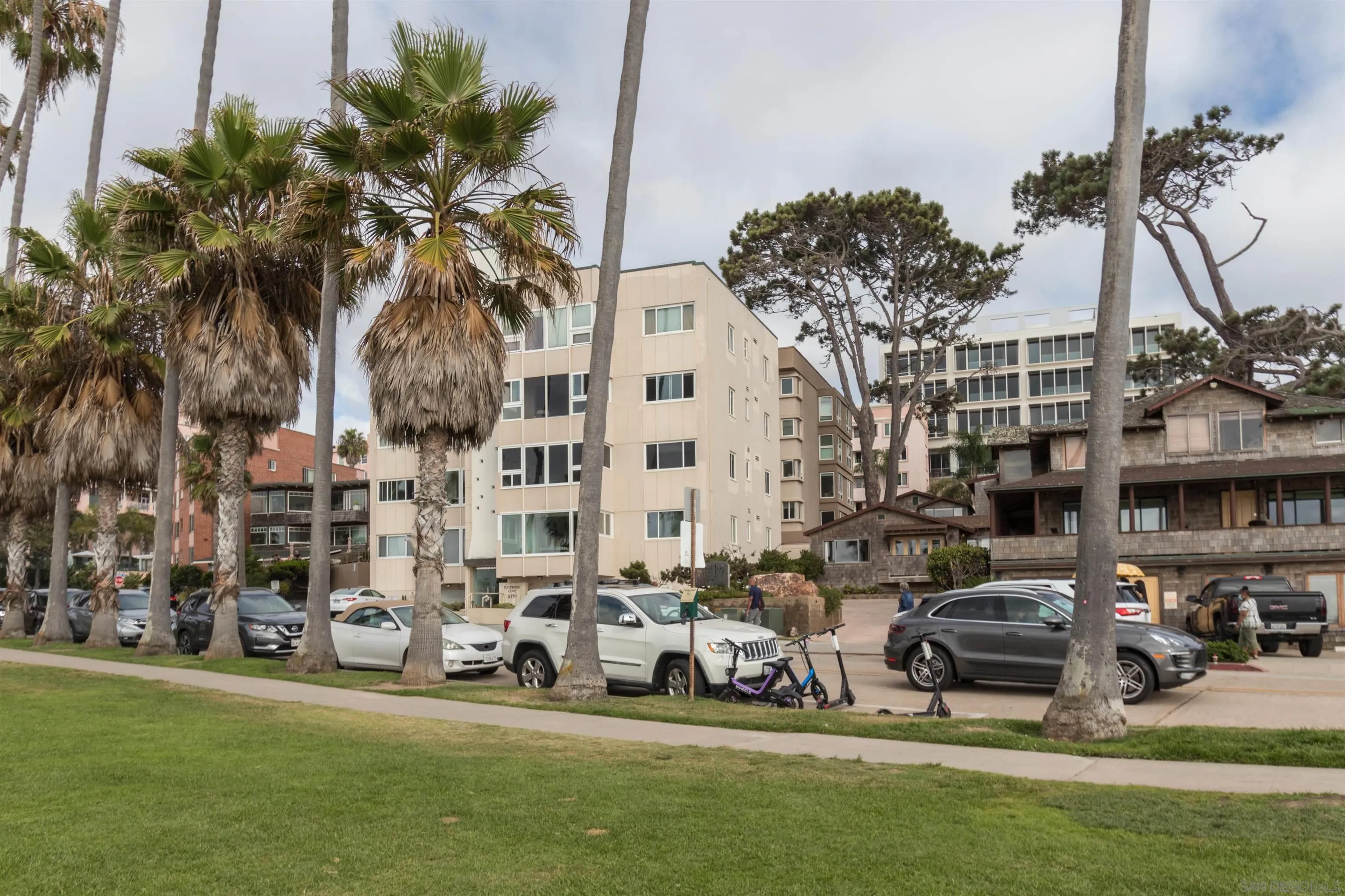 1039 Coast Blvd Unit E