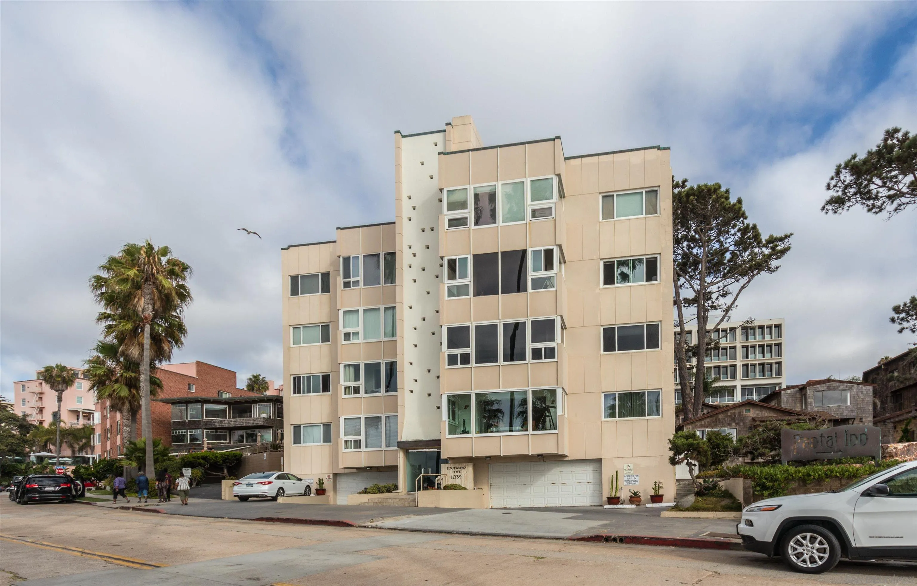 1039 Coast Blvd Unit E