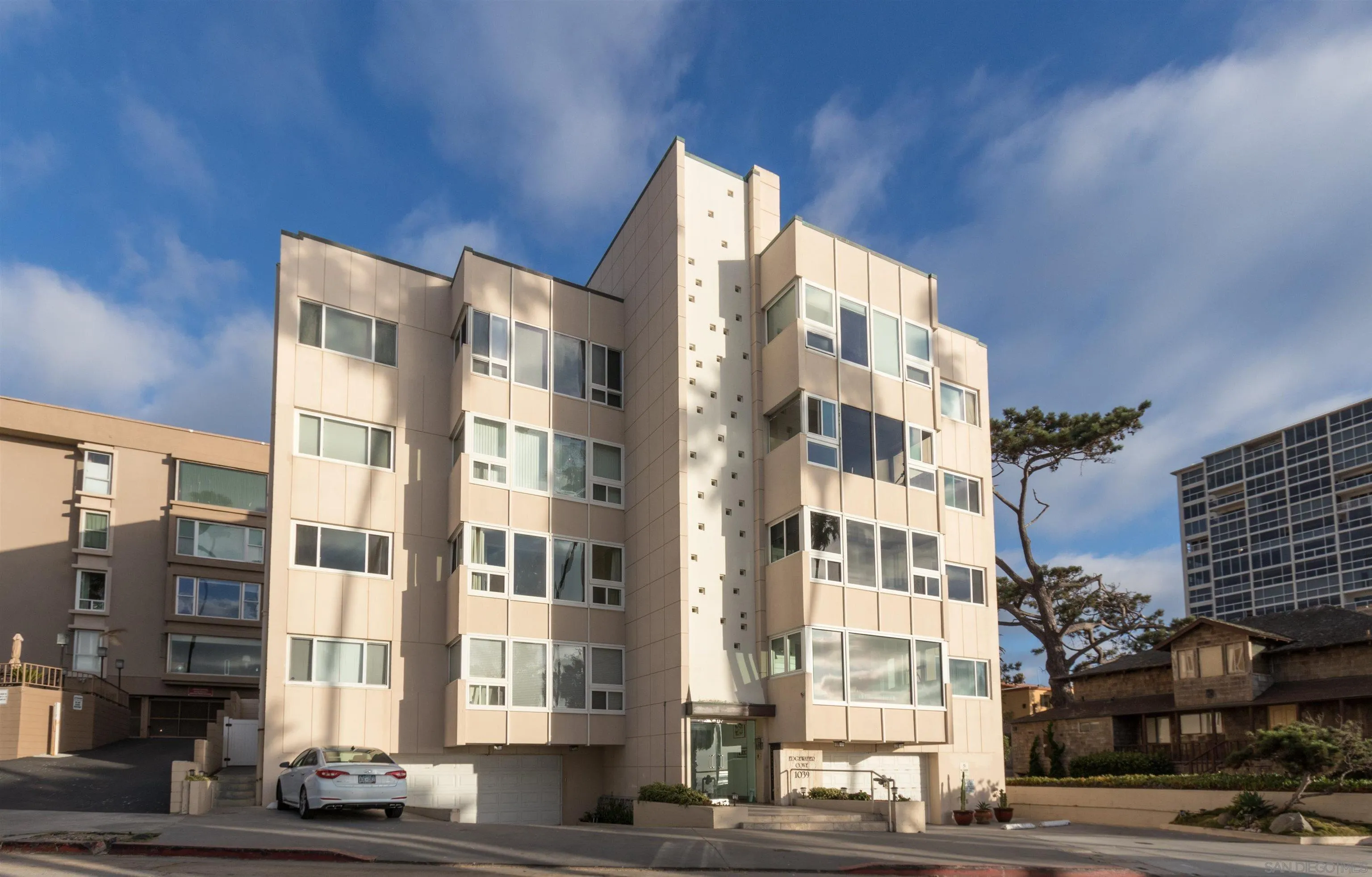 1039 Coast Blvd Unit E