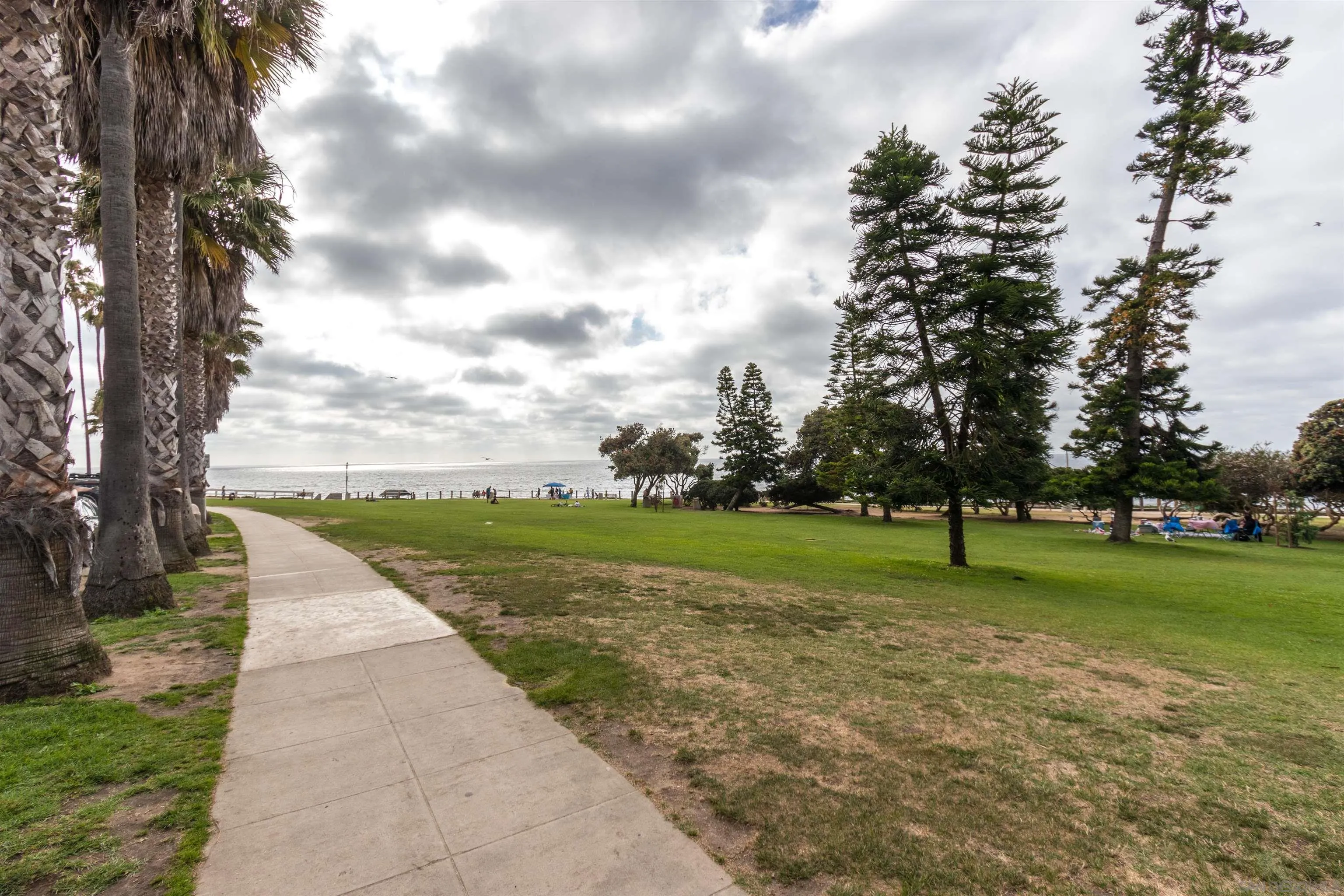 1039 Coast Blvd Unit E