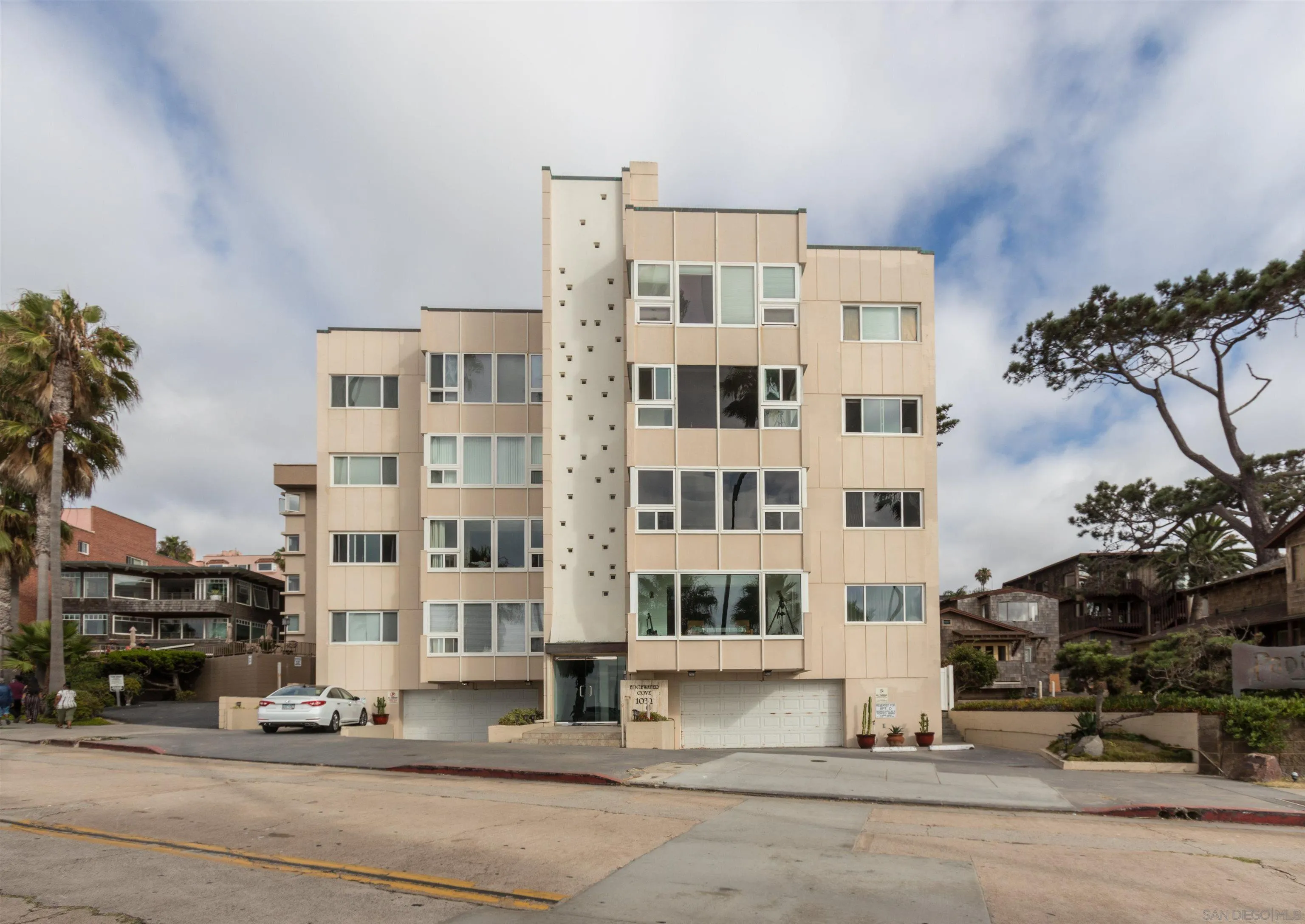 1039 Coast Blvd Unit E