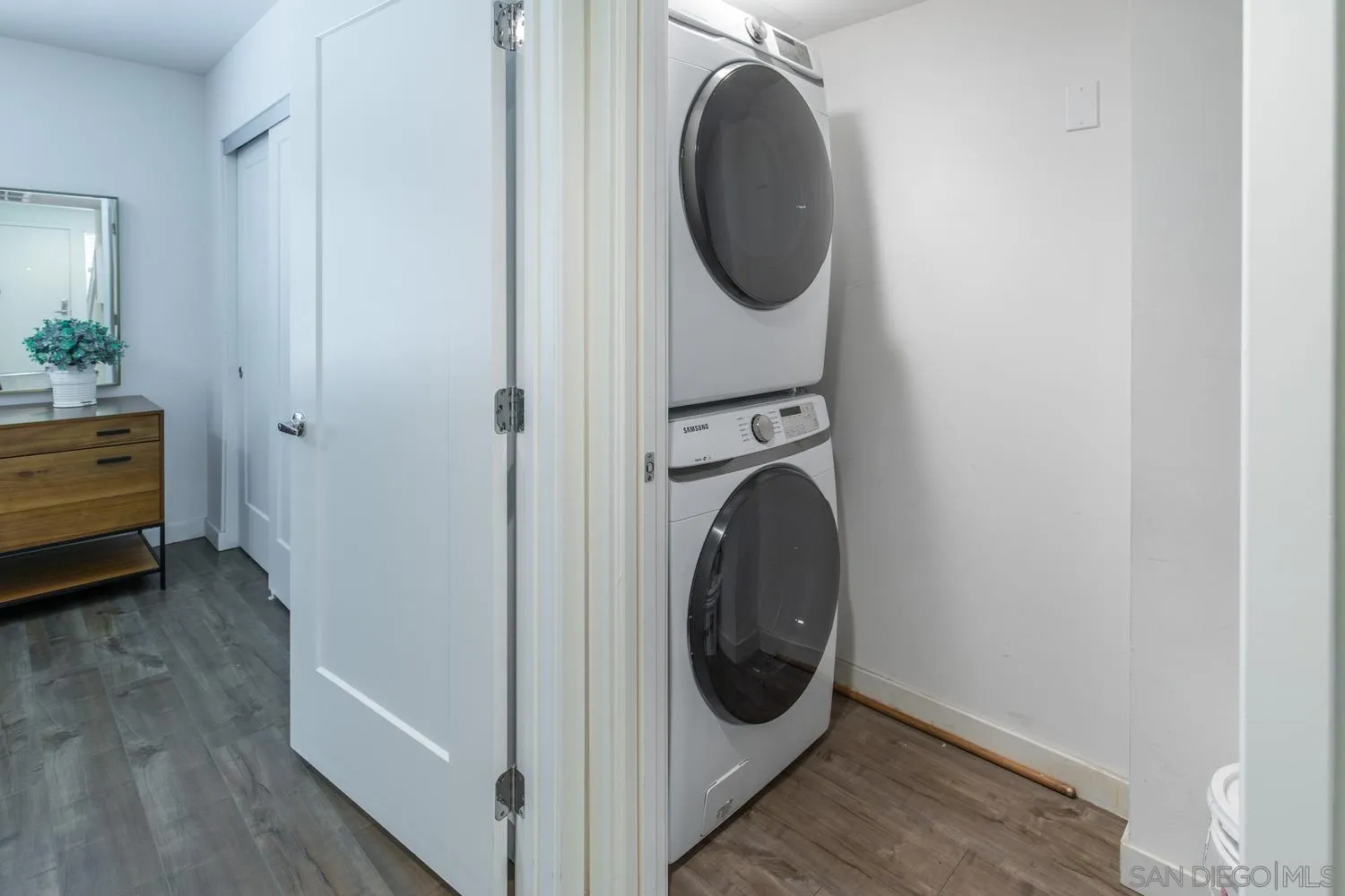 4100 Voltaire St Unit 101