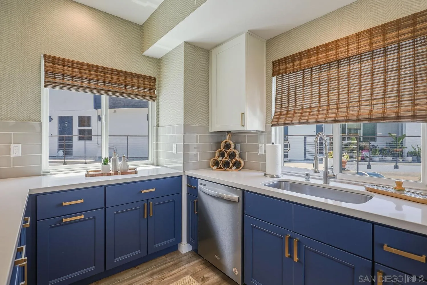4100 Voltaire St Unit 101