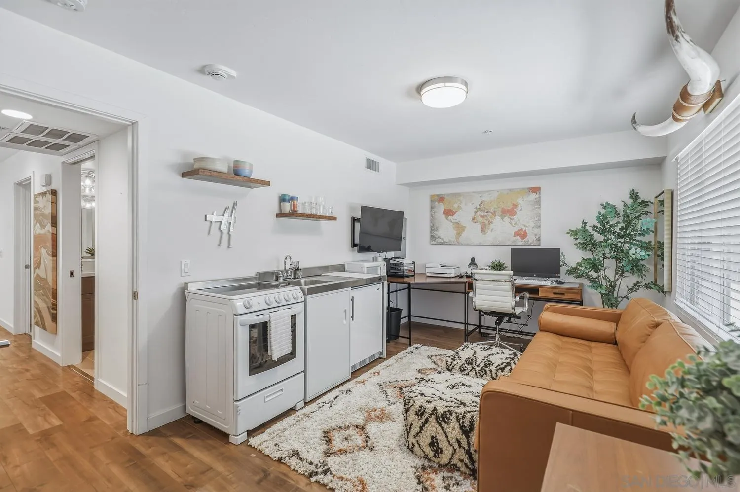 4100 Voltaire St Unit 101
